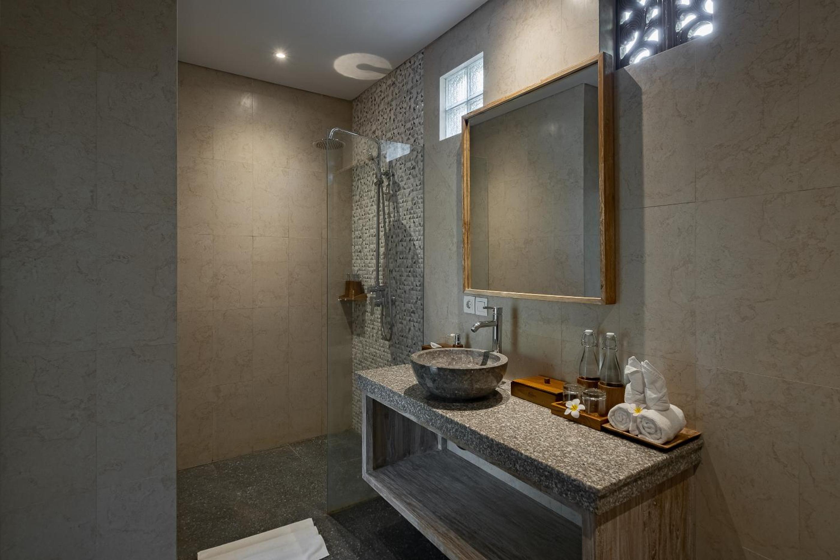 Superior Double or Twin Room with Pool View - Photo 2