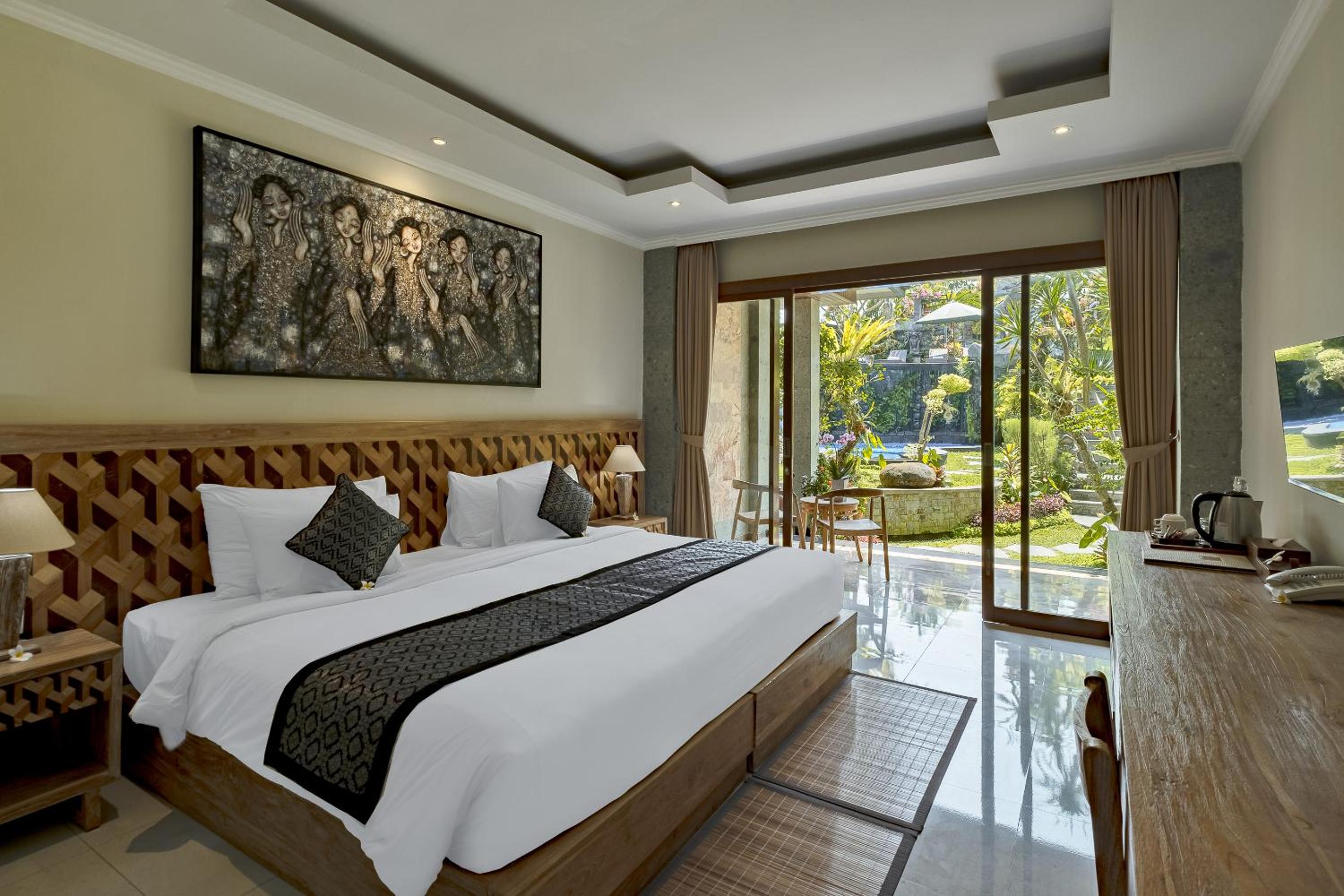 Superior Double or Twin Room with Pool View - Photo 3