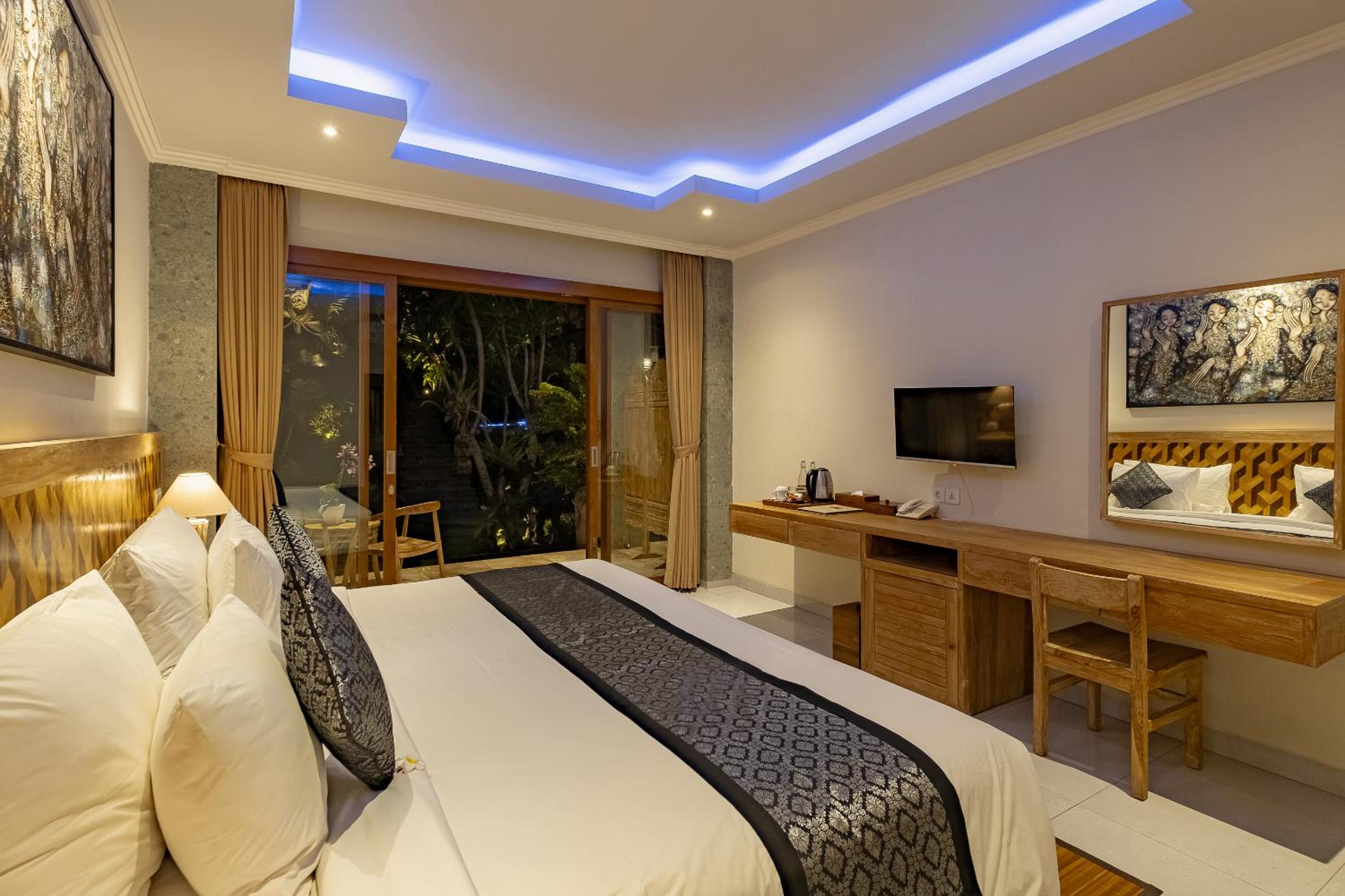 Superior Double or Twin Room with Pool View - Photo 48