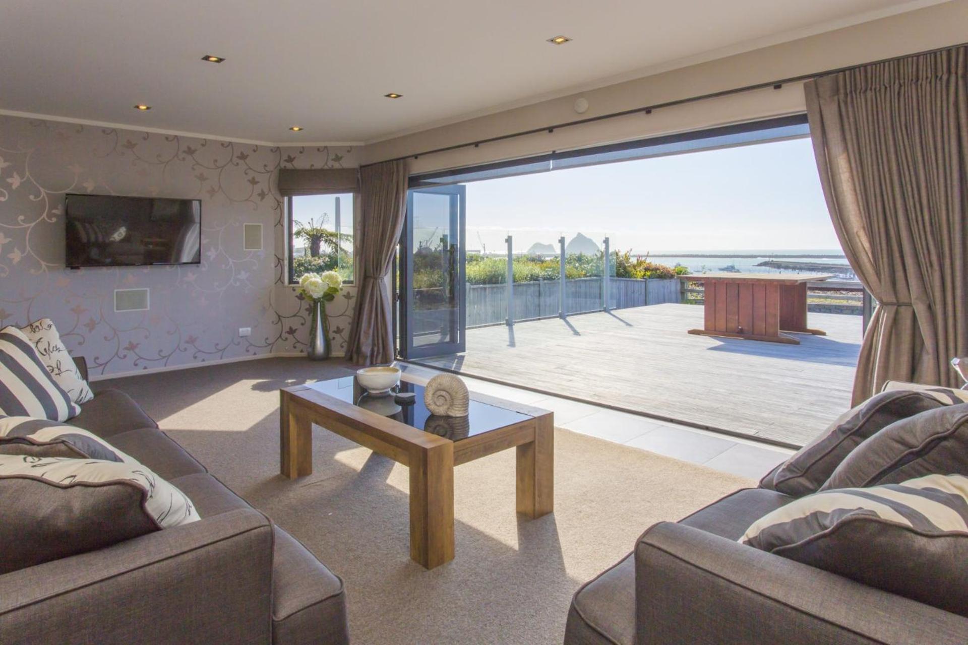 Villa photo 1