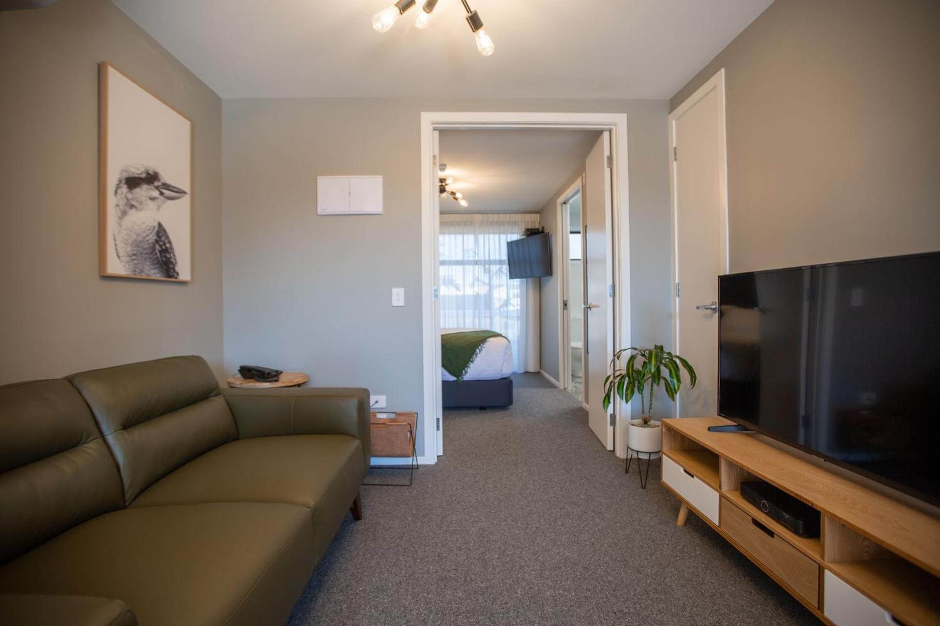 One-Bedroom Apartment photo 3