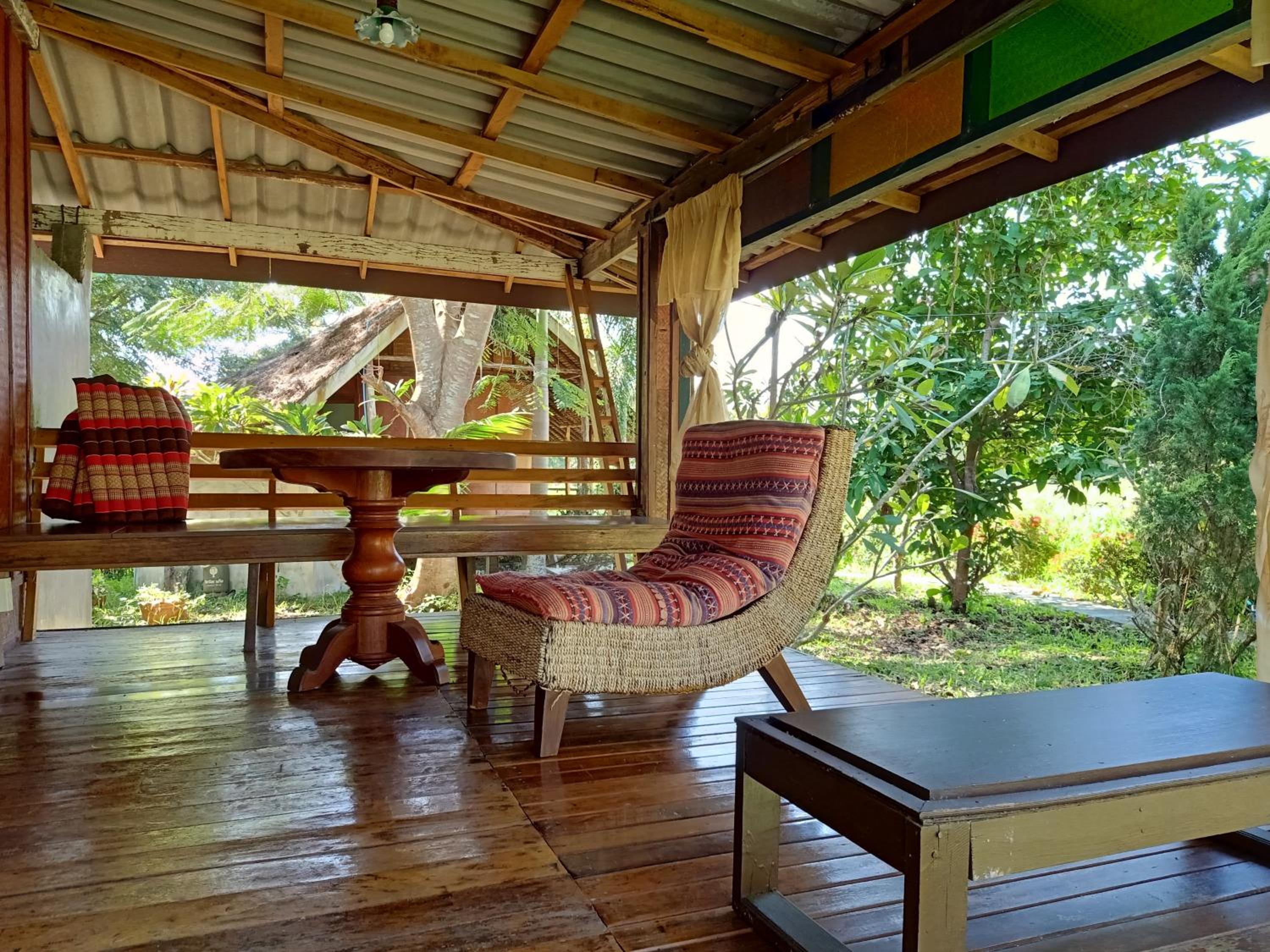 Deluxe Bungalow photo 2