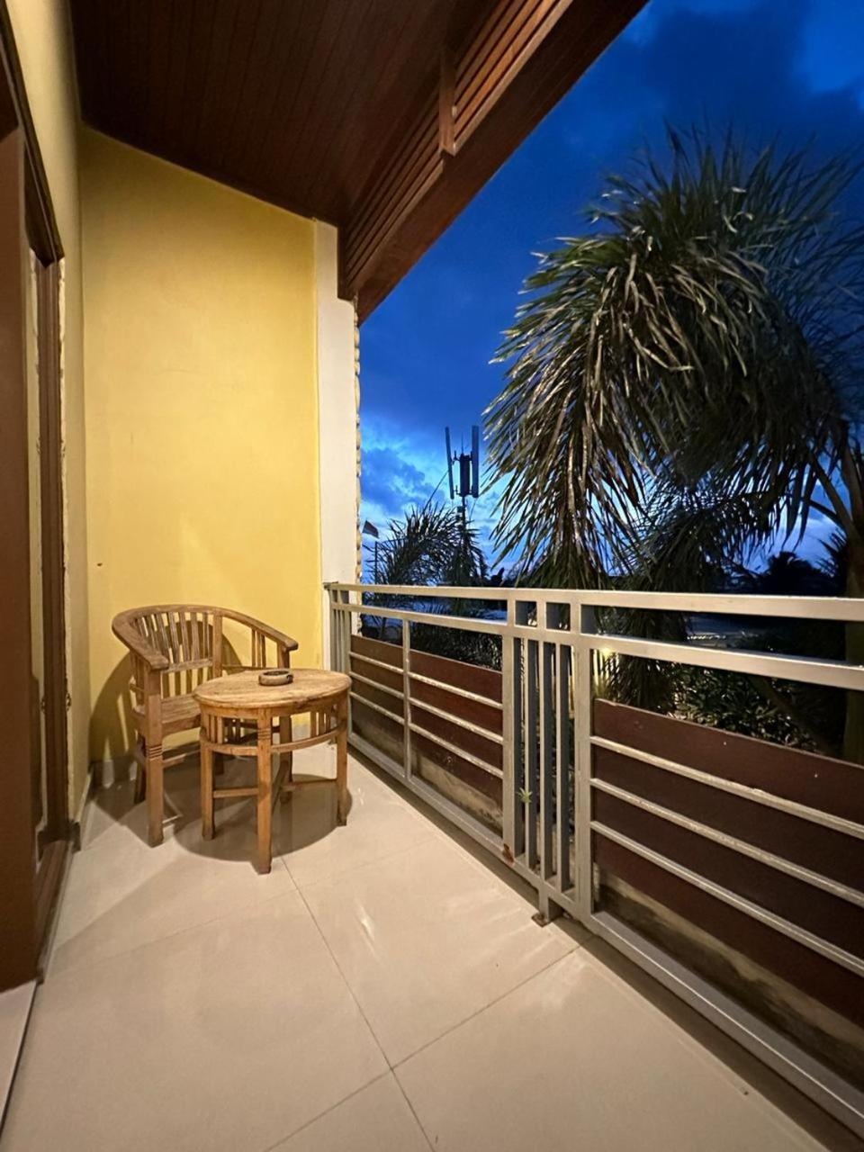 Double Room with Pool View - Photo 6