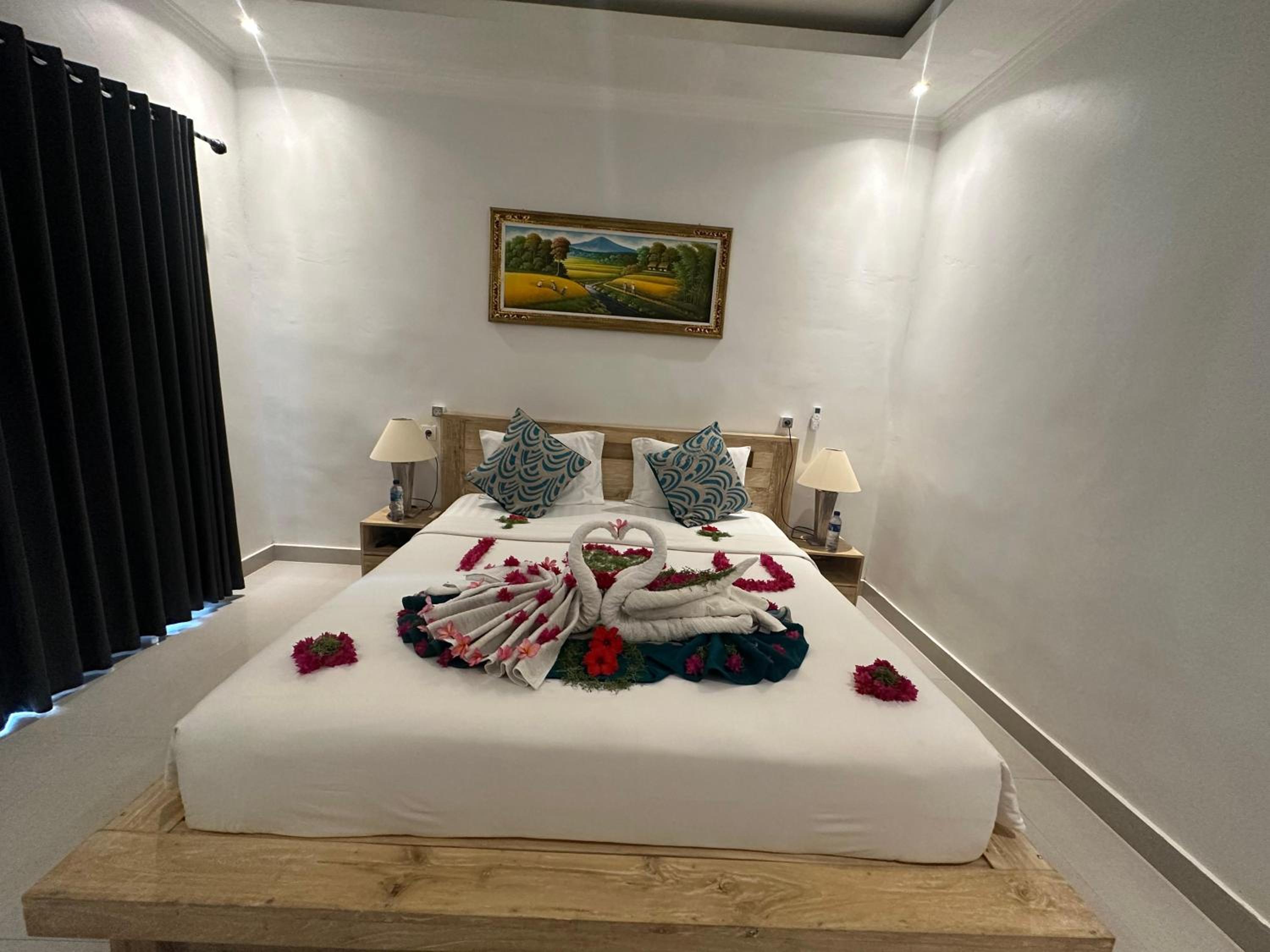 Double Room with Pool View - Photo 11