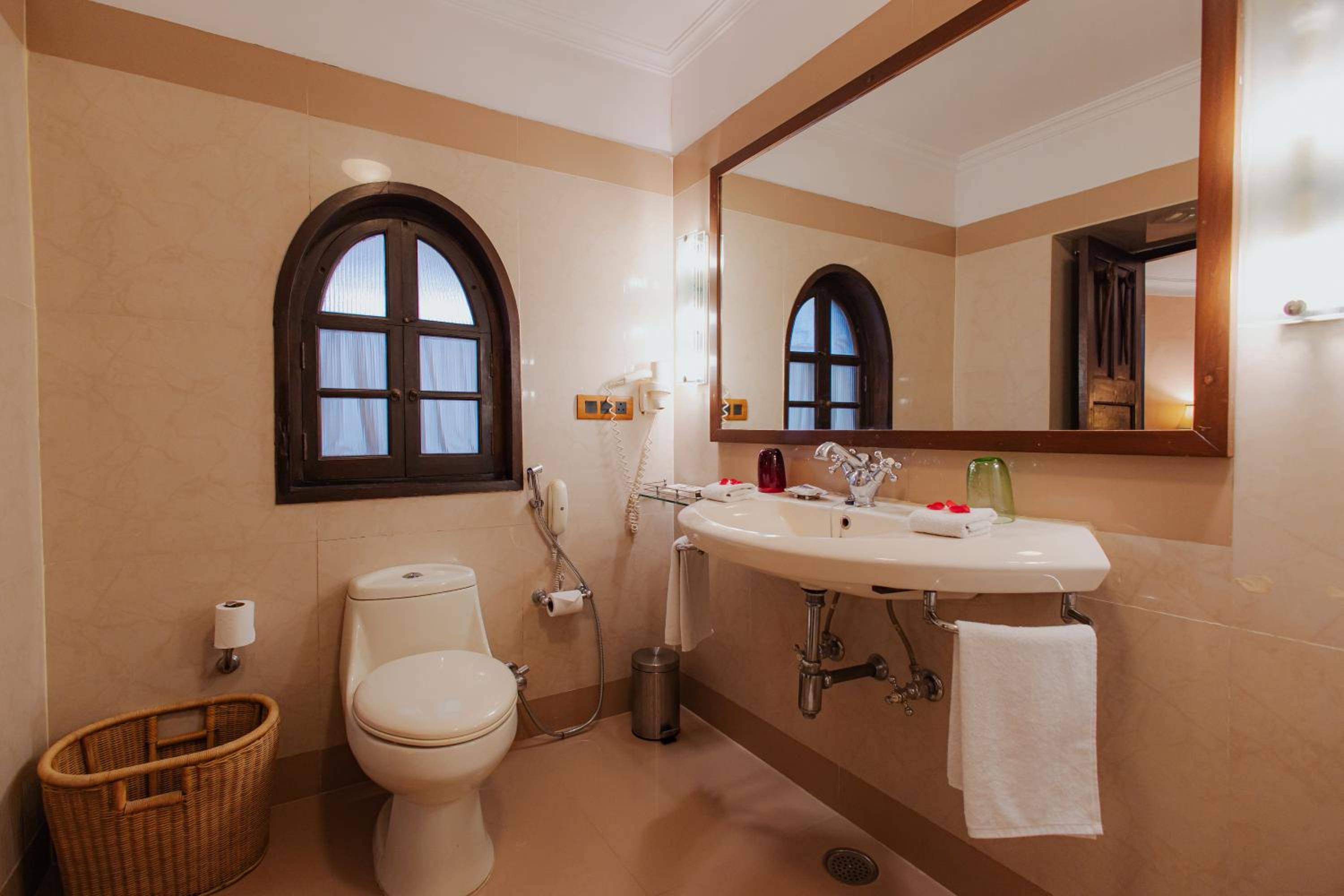 Double Room: Enjoy Buffet Breakfast, Wifi, Welcome Drink upon arrival, Early Check in & Late Check out – subject to availability