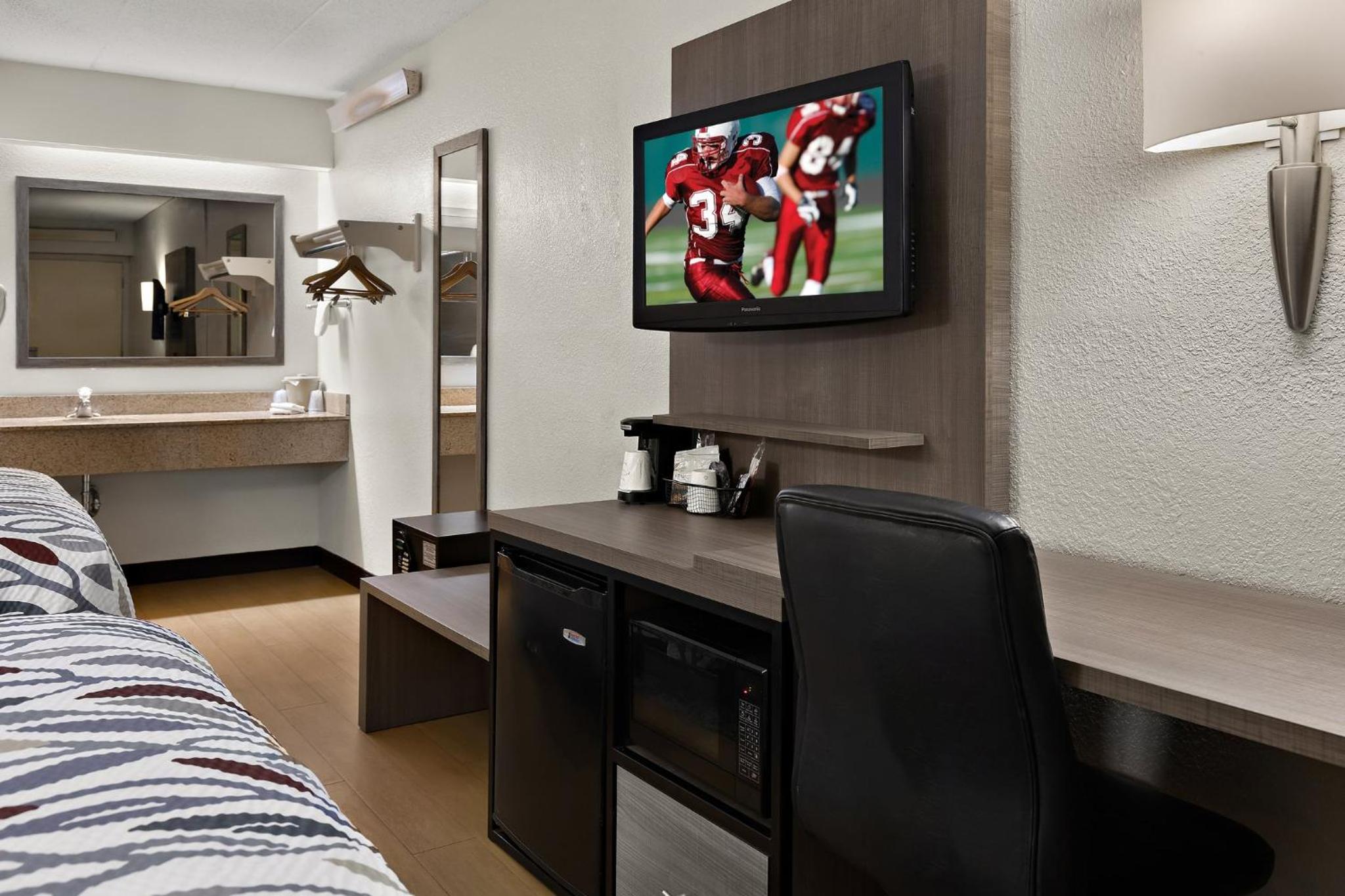 Deluxe Room with Two Double Beds Smoke Free - Photo 5