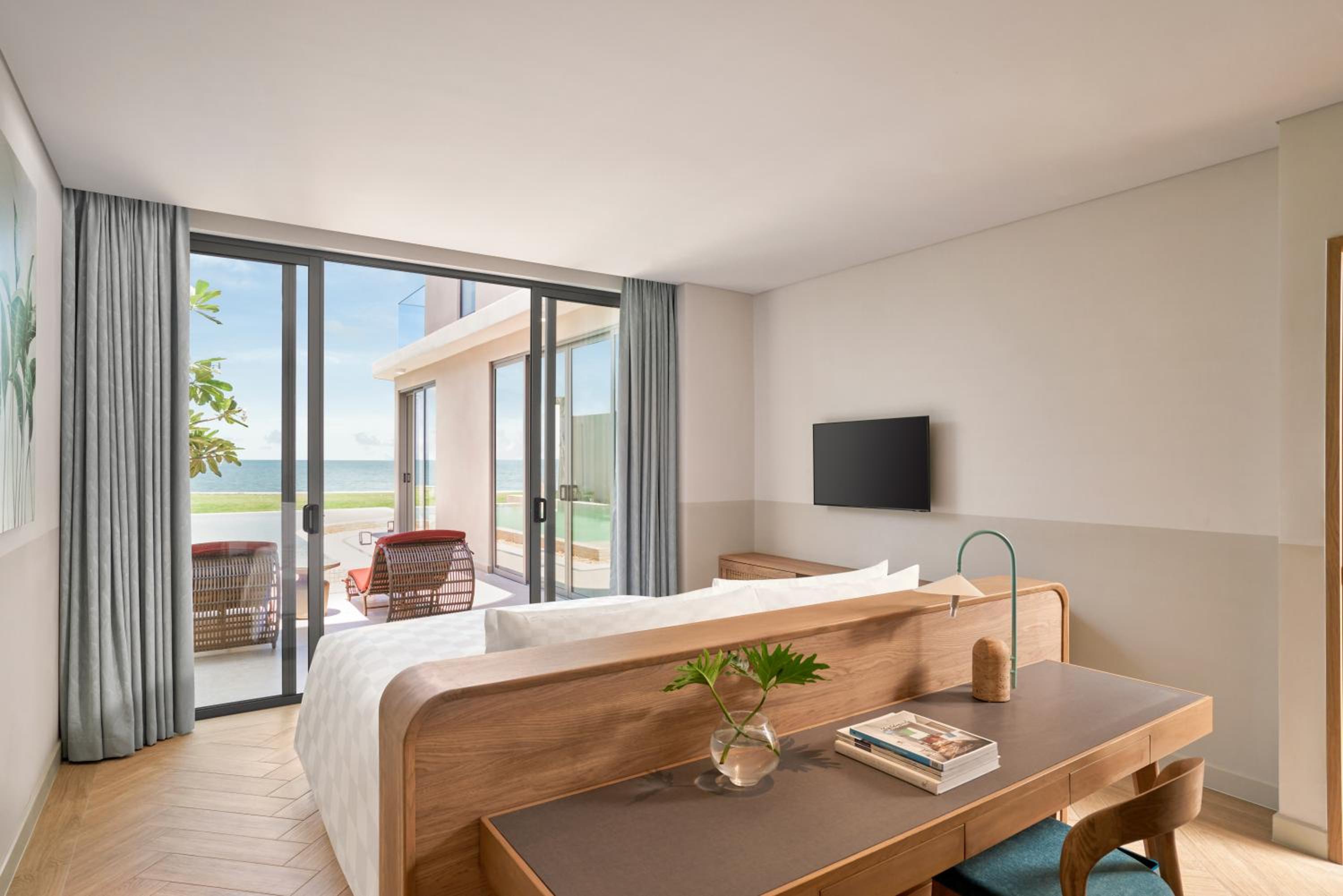 1 Bedroom Oceanfront Pool Villa