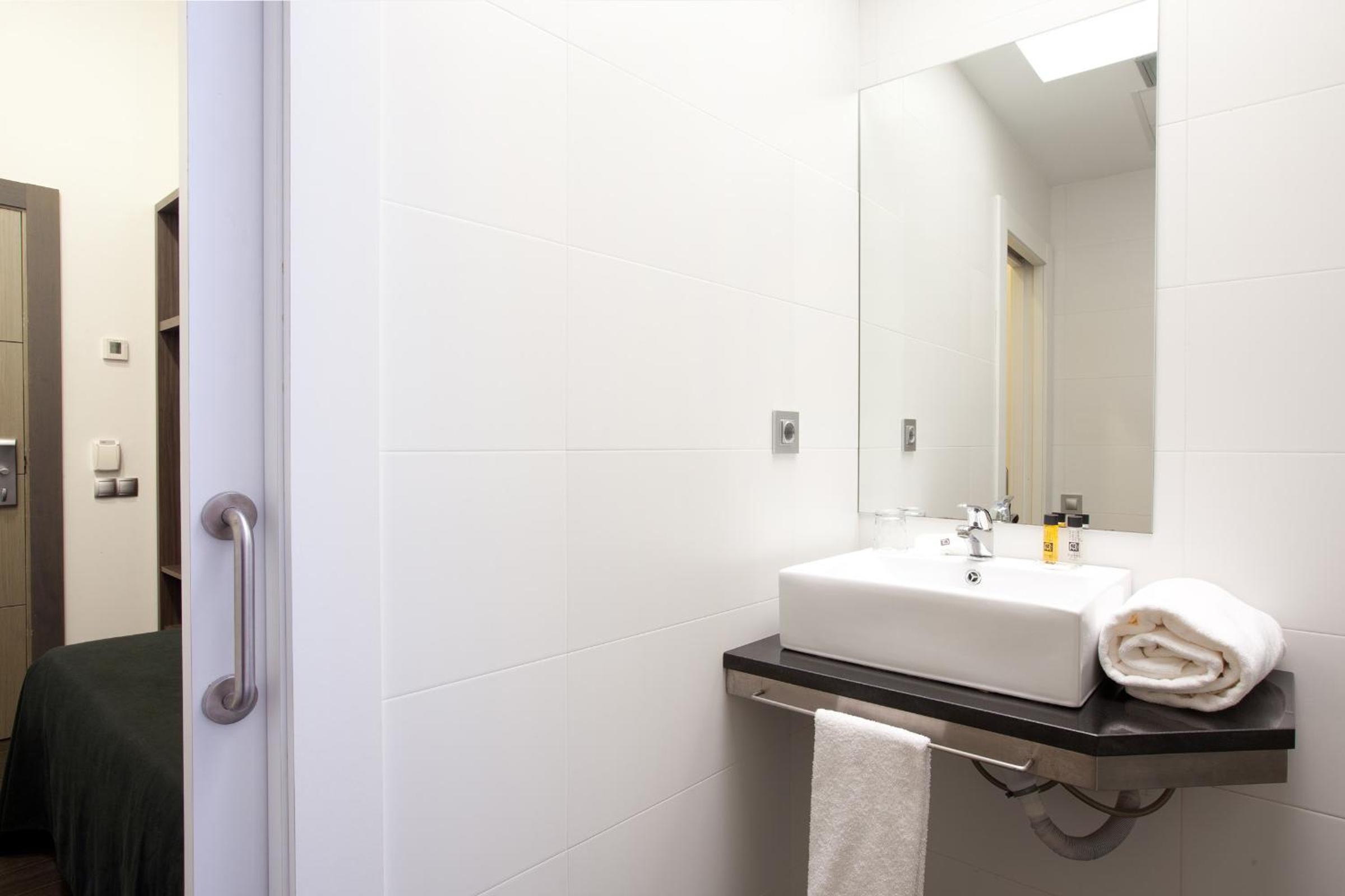 Single Room photo 3