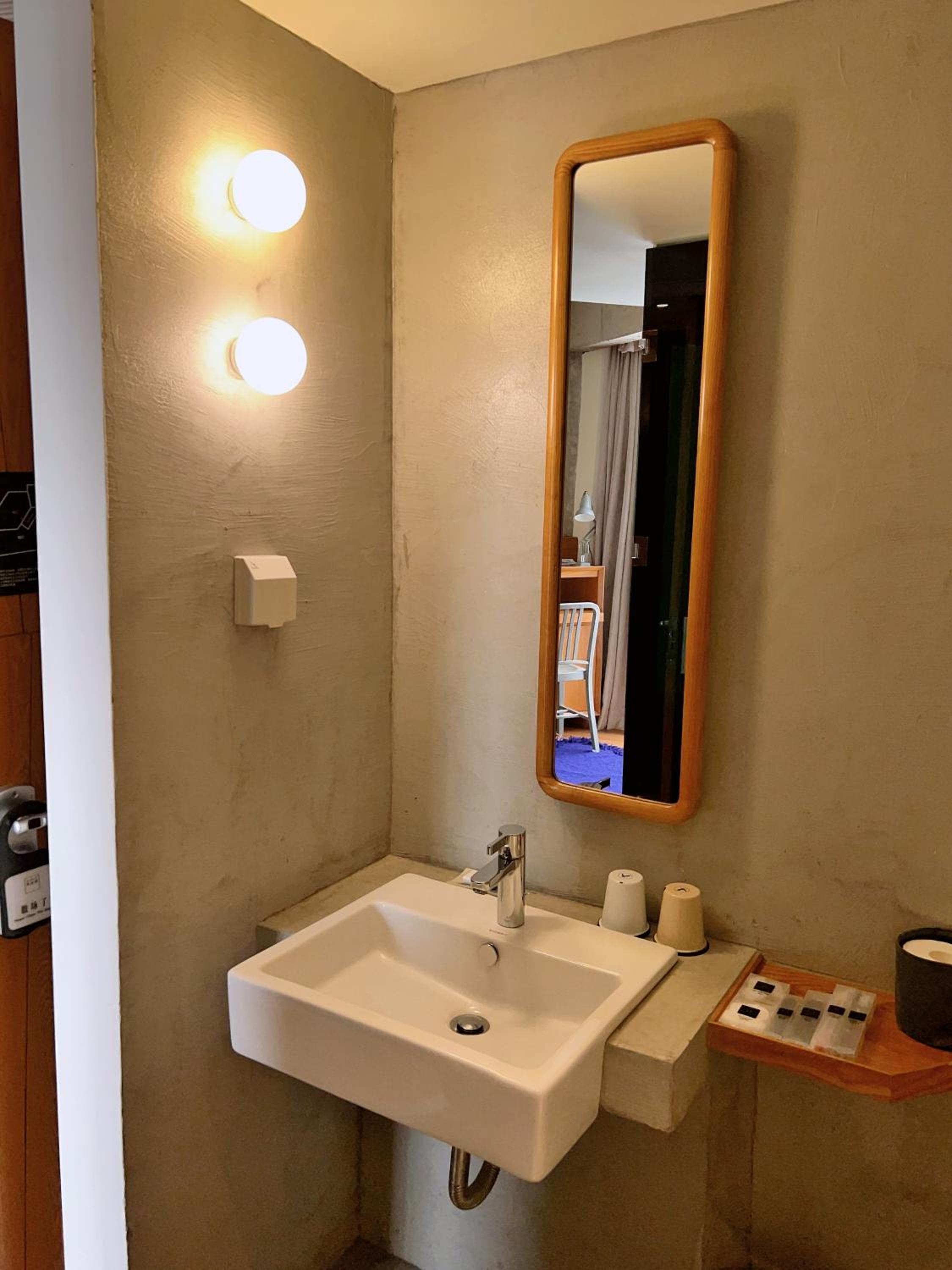 Twin Room with Bathroom photo 1
