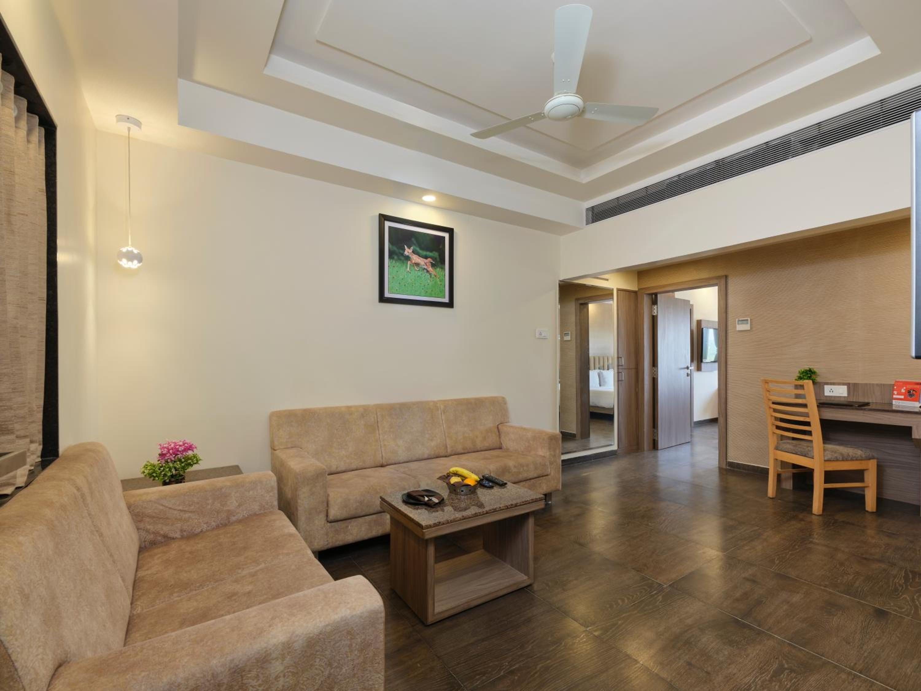 Suite Room - Photo 3