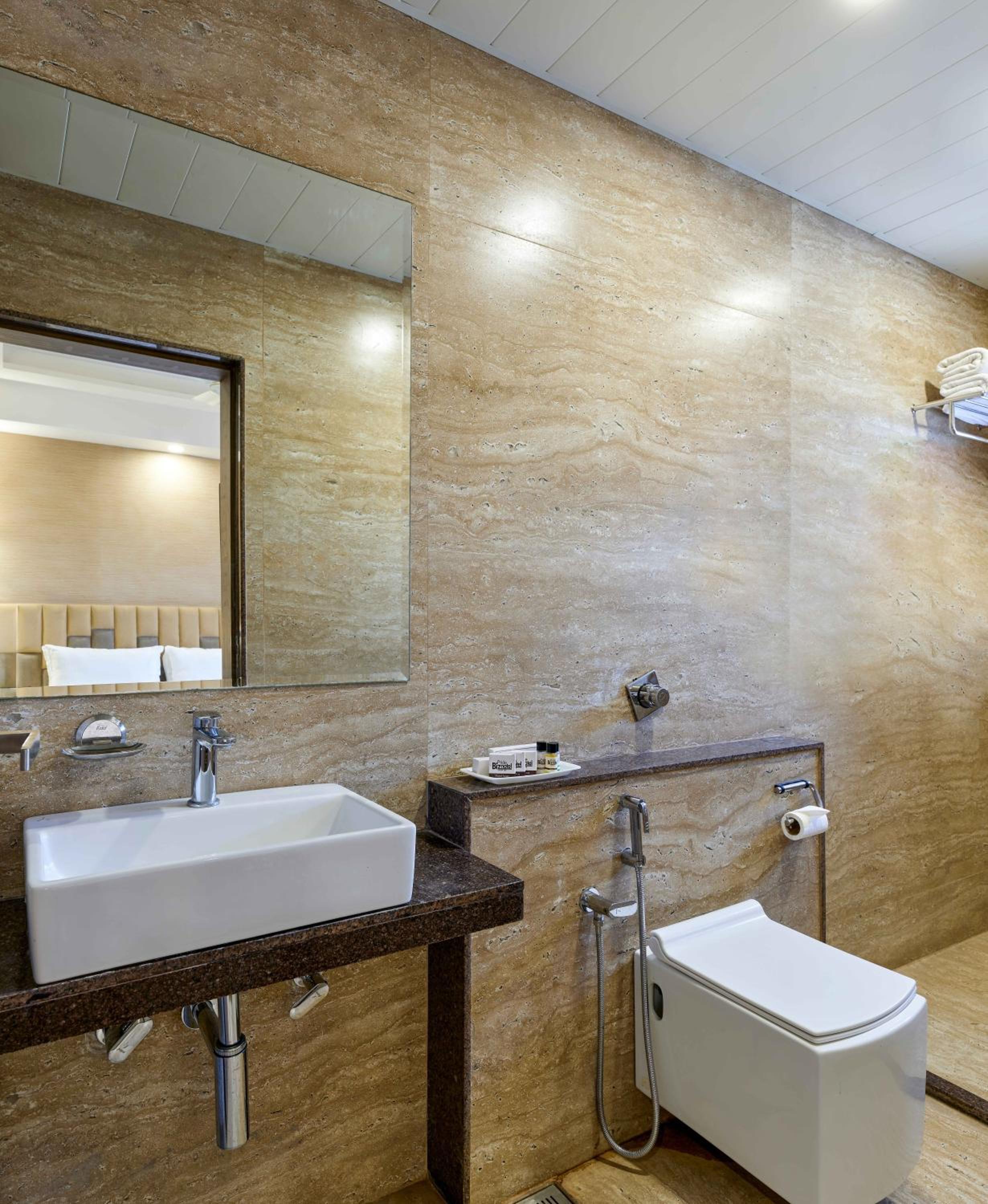 Suite Room - Photo 2