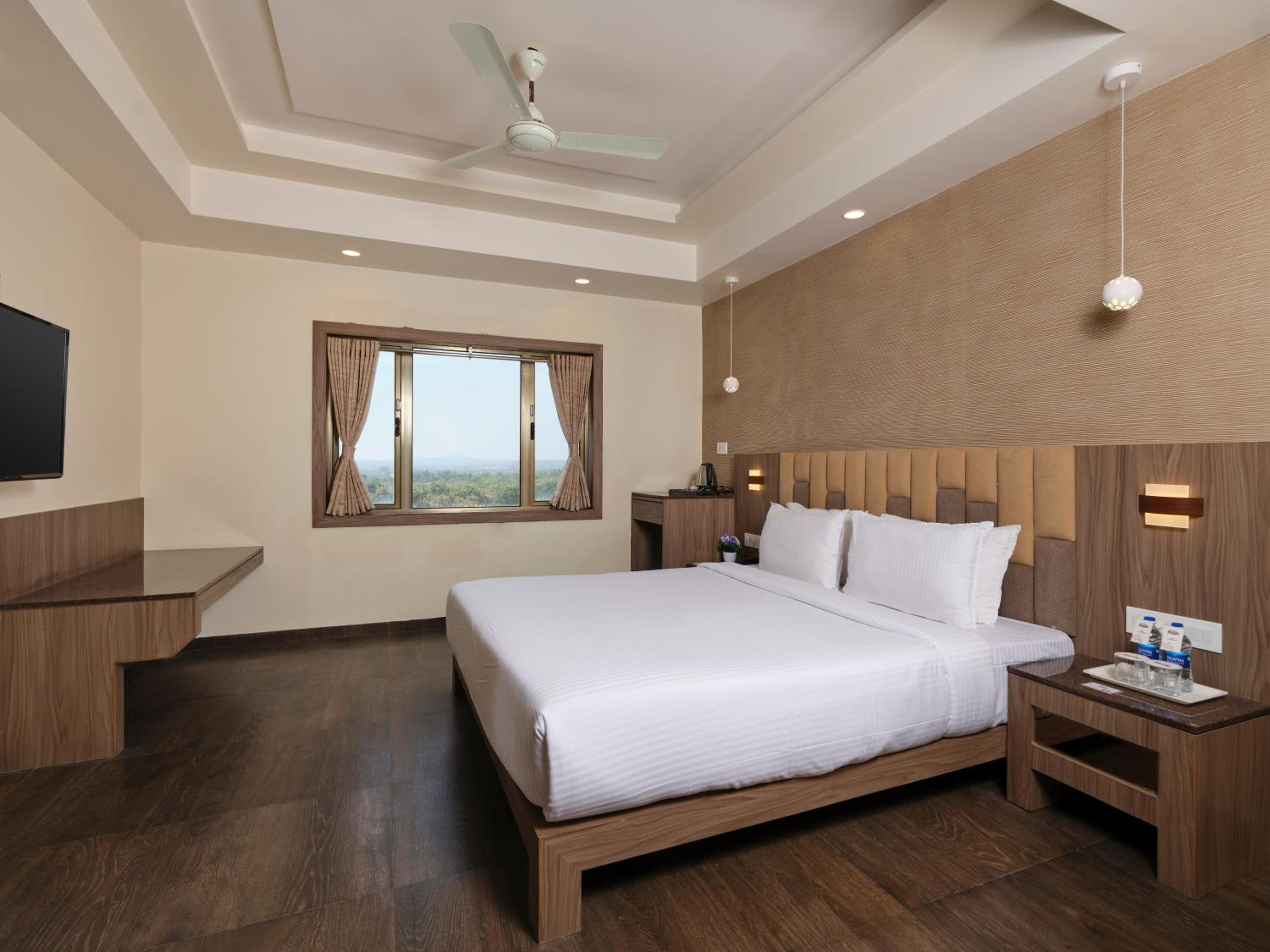 Suite Room - Photo 1