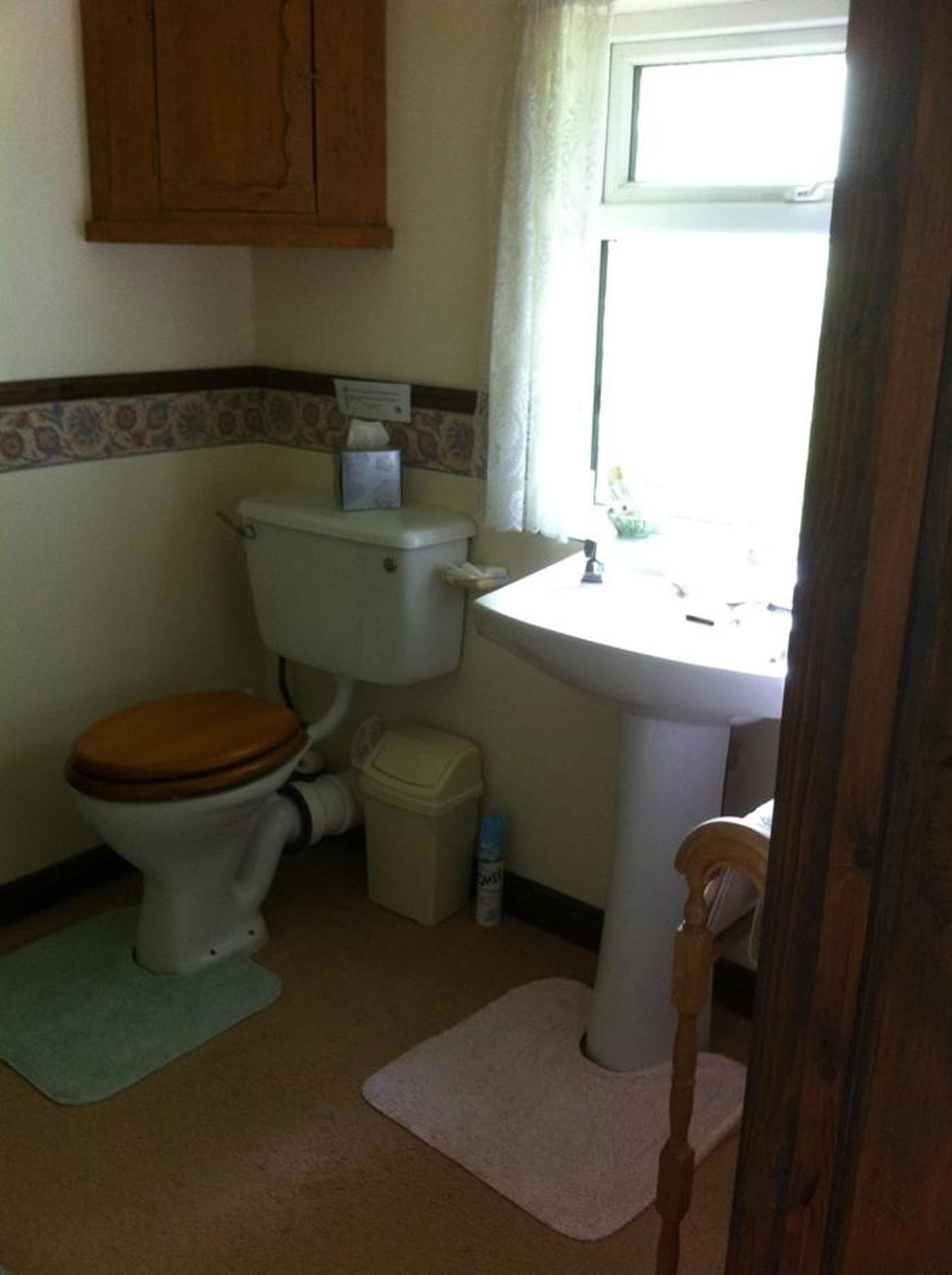 Twin Room with Bathroom photo 2