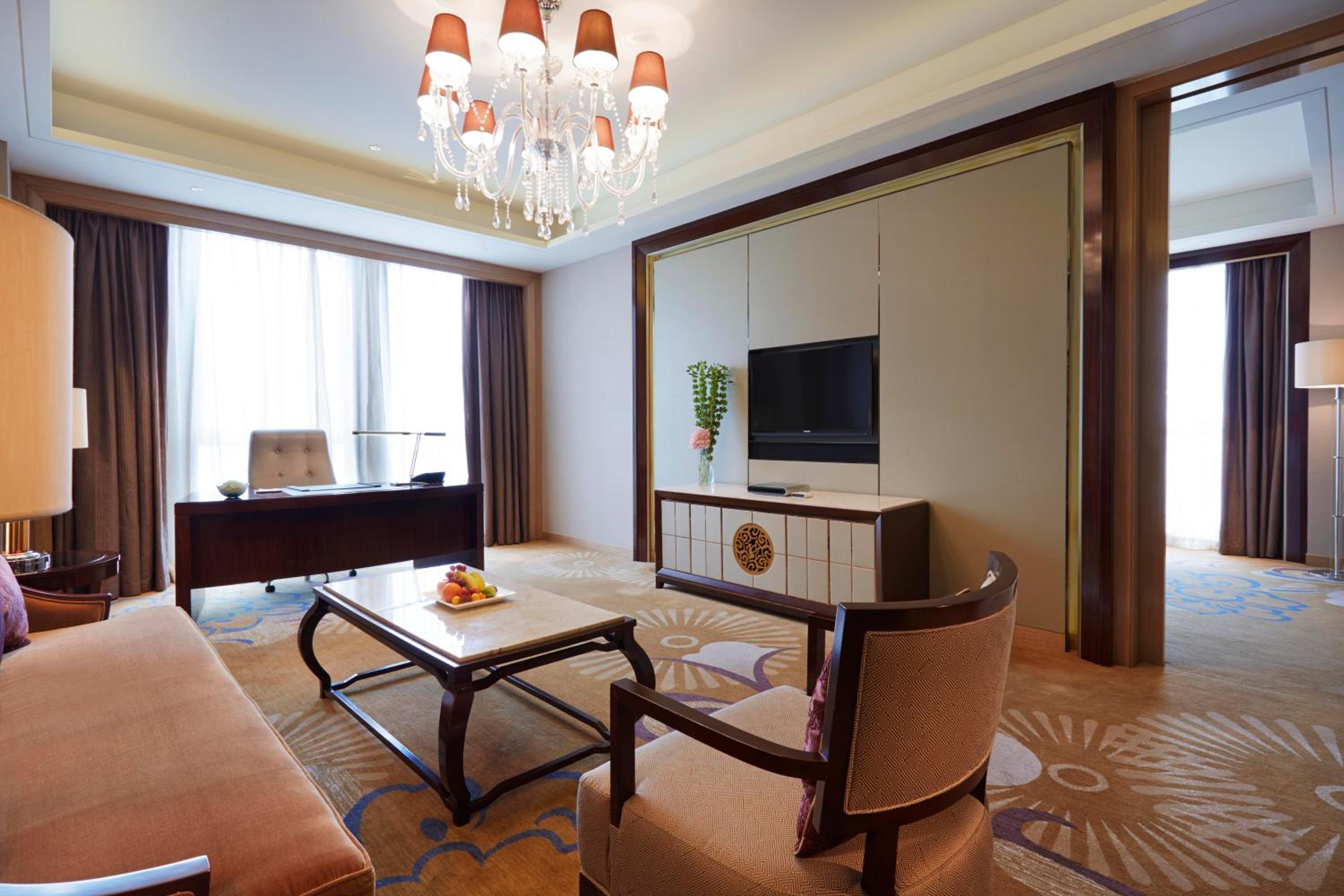 Deluxe Suite photo 2