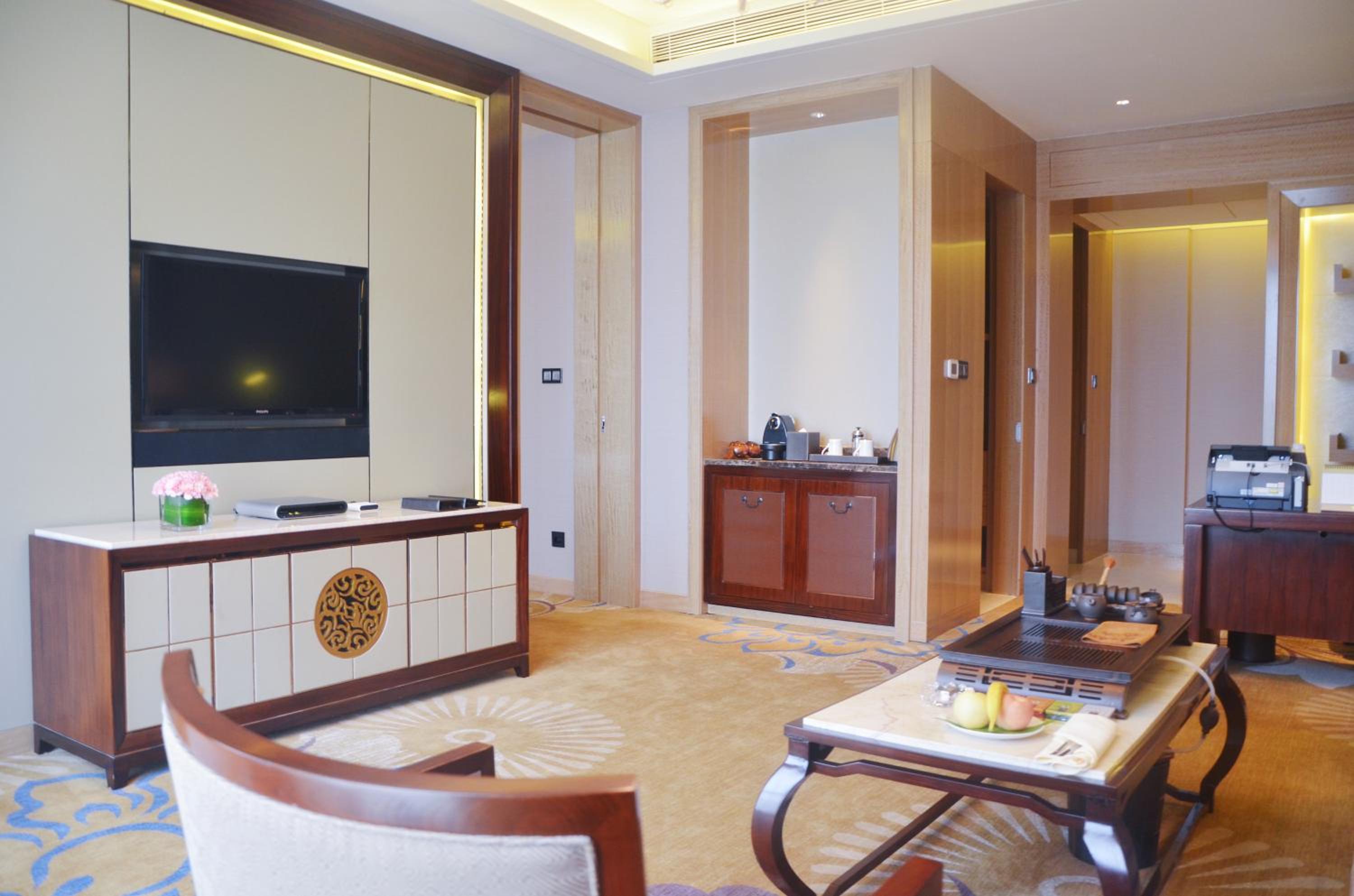 Deluxe Suite photo 3