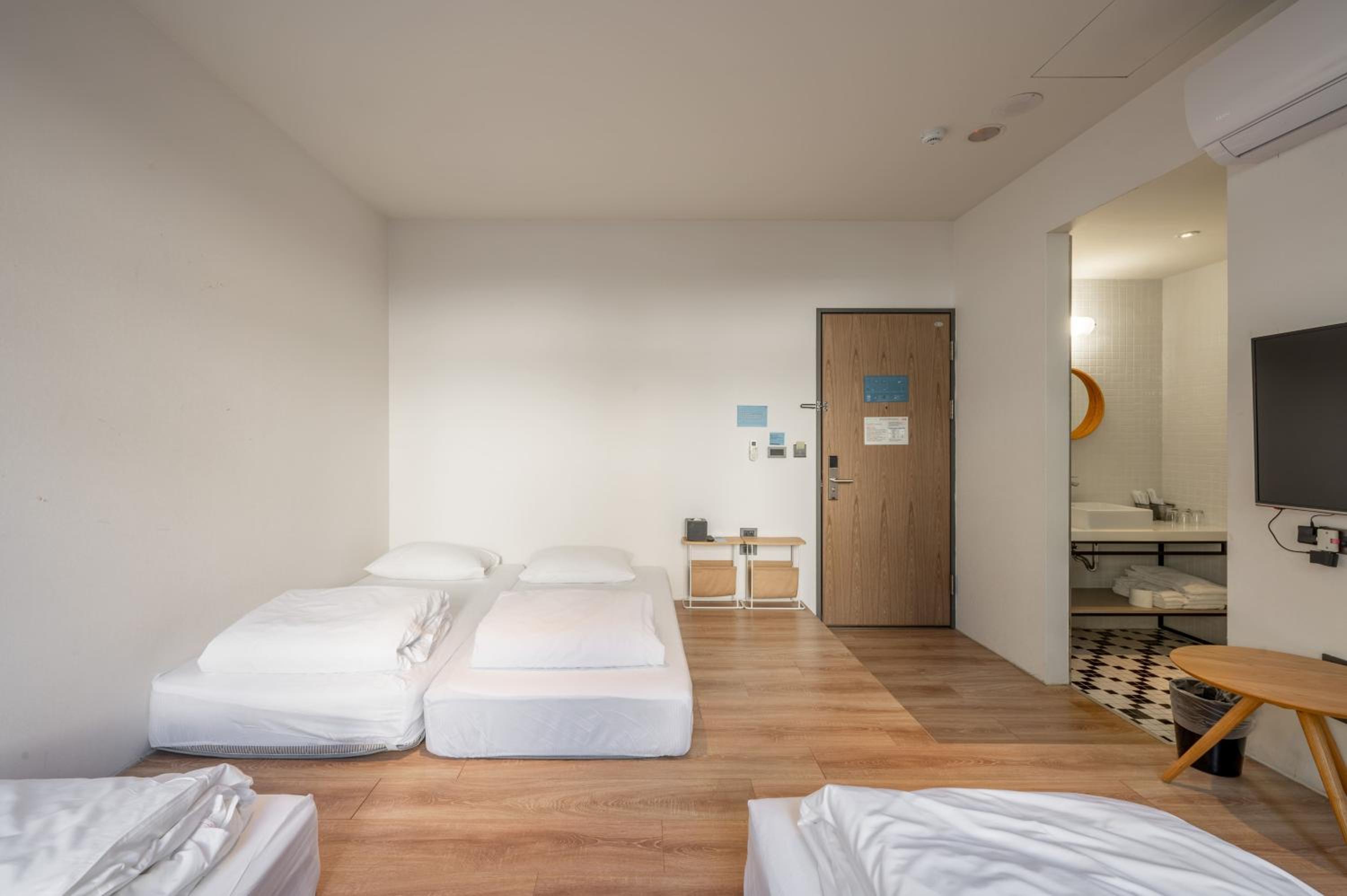 Mixed Dormitory Room photo 2