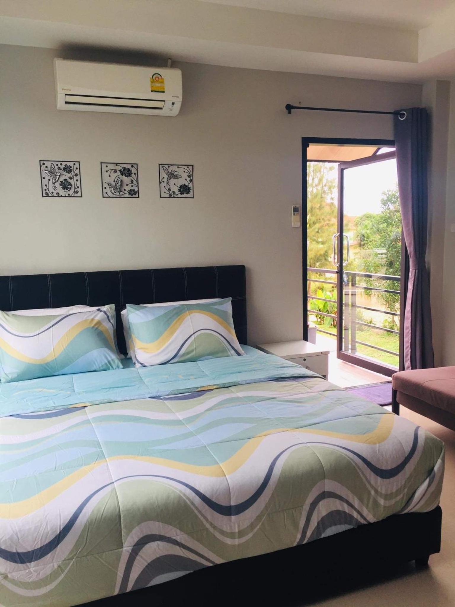 Standard King Room - Photo 19