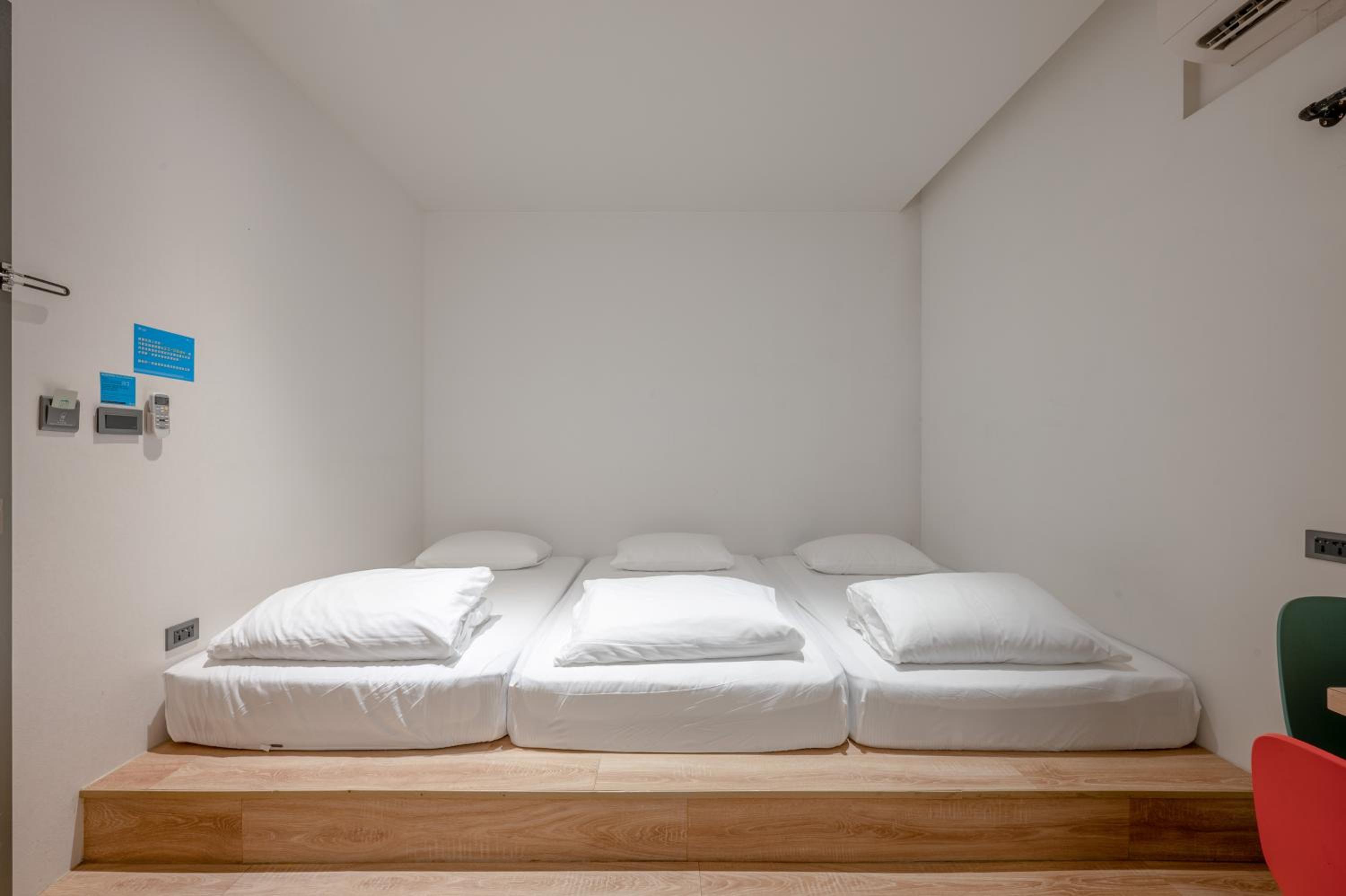 Triple Room with Private Bathroom photo 1