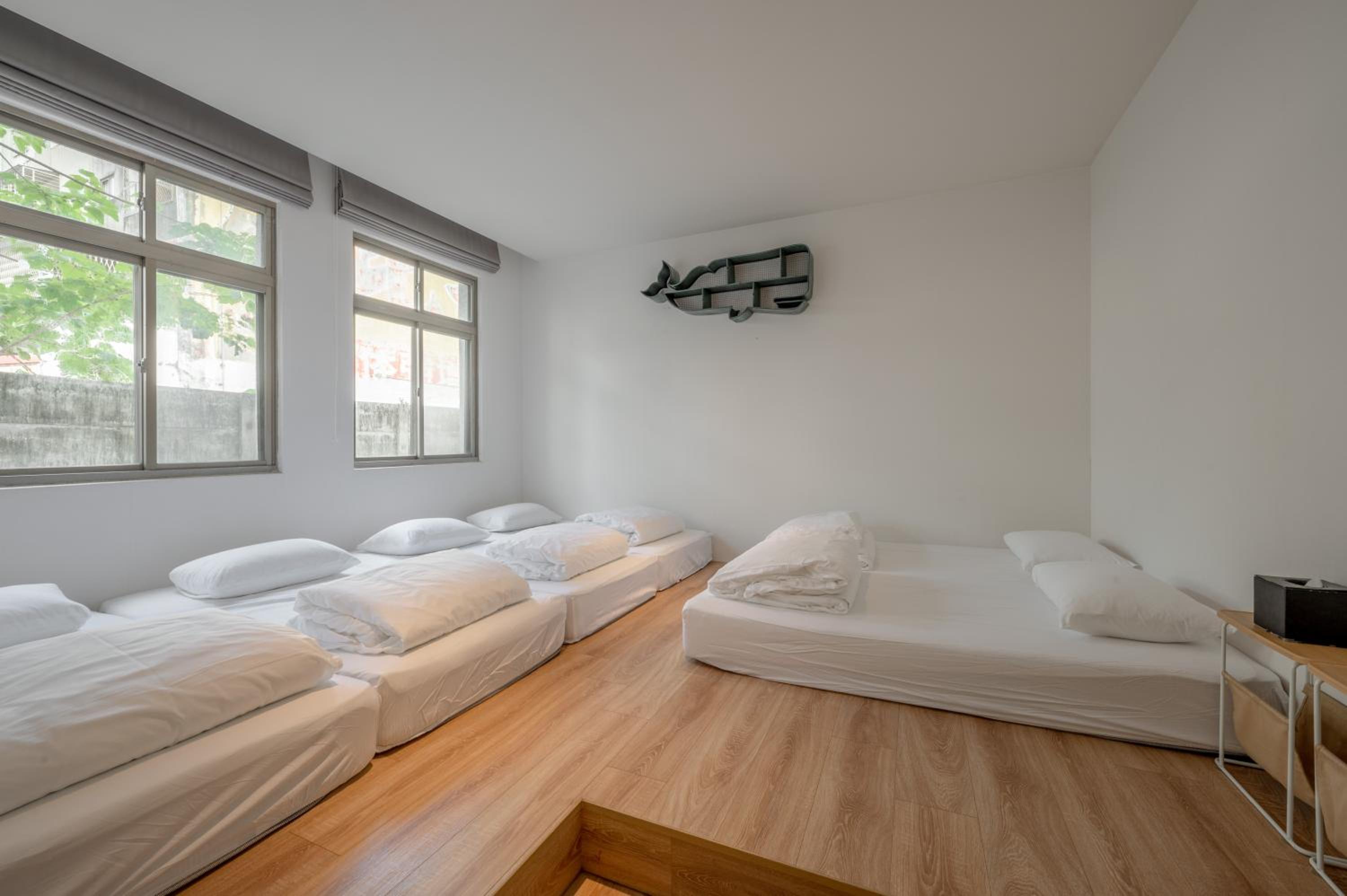 6-Bed Mixed Dormitory Room photo 1