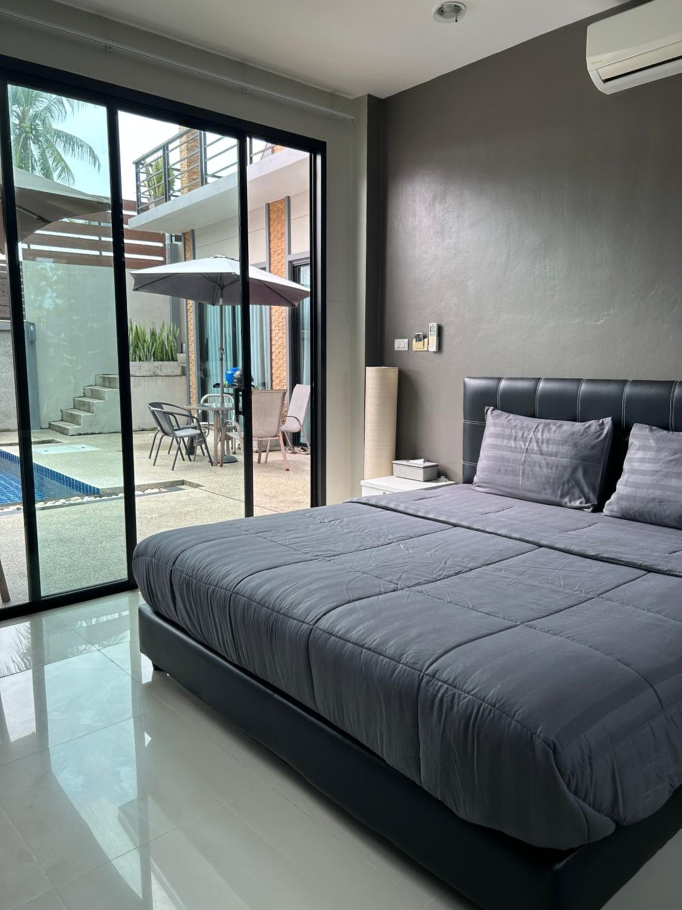 Standard King Room - Photo 9