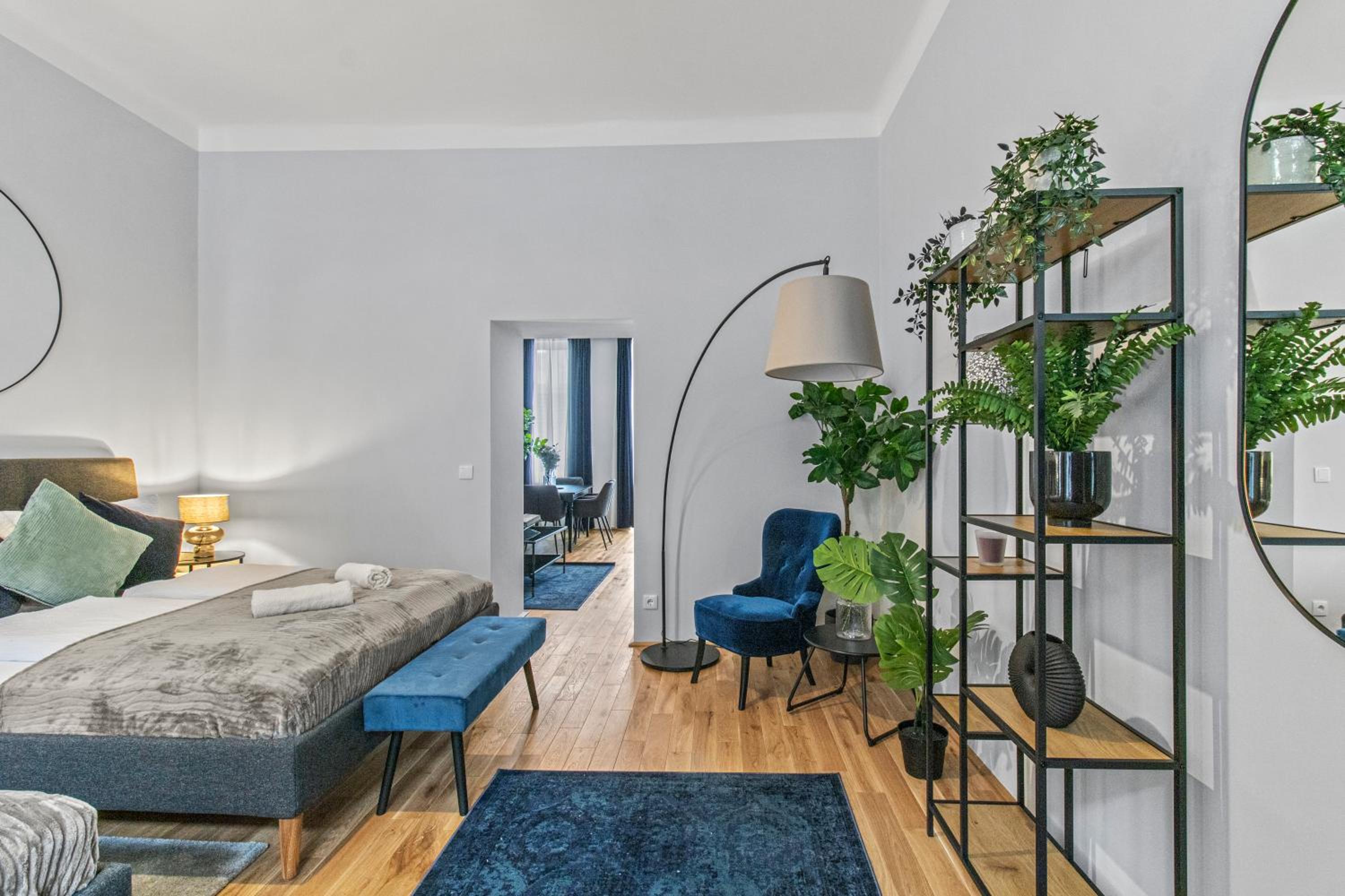 One-Bedroom Apartment