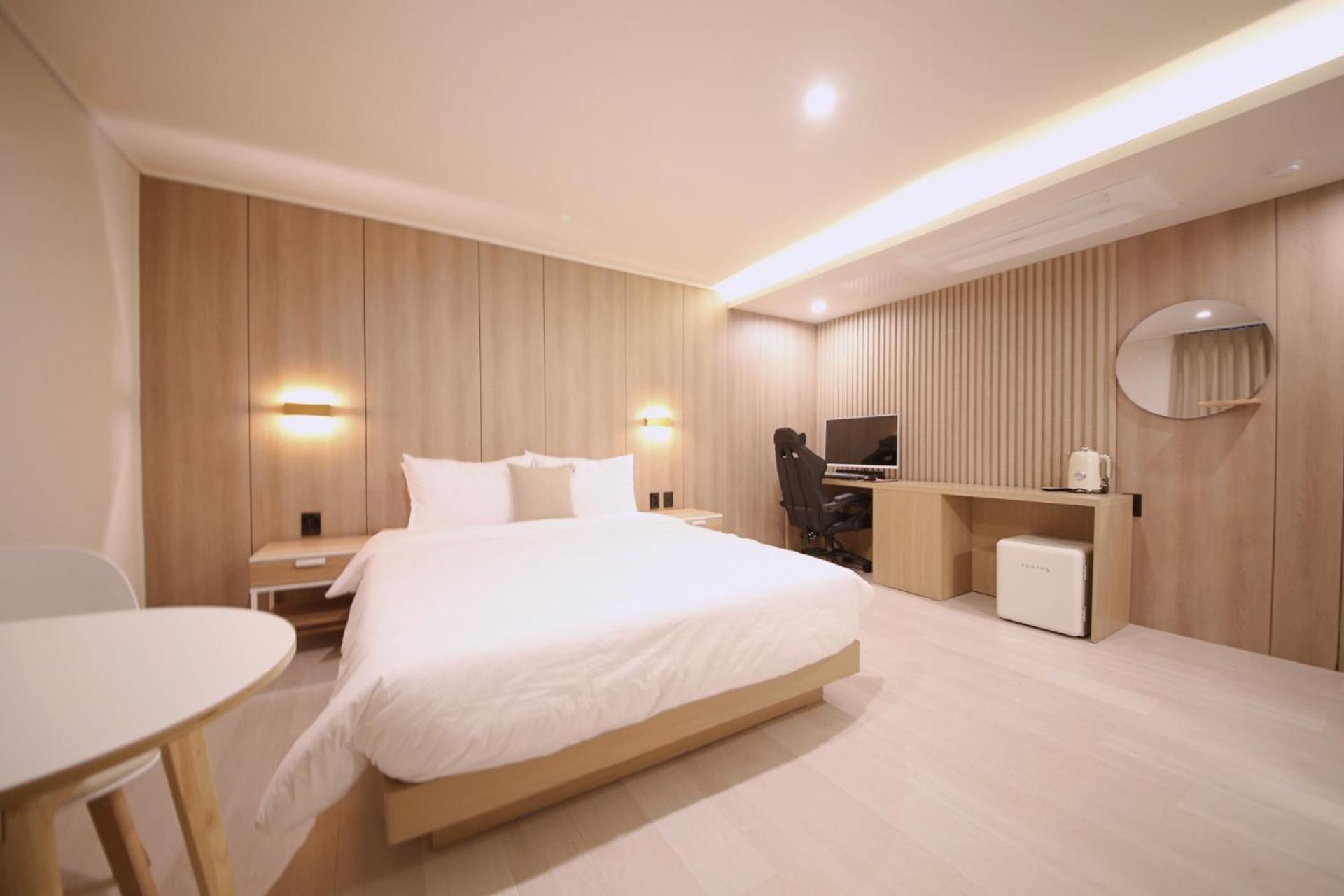 Premium Double 1 Pc Room