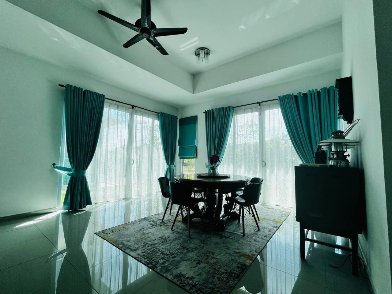 Four-Bedroom House photo 3