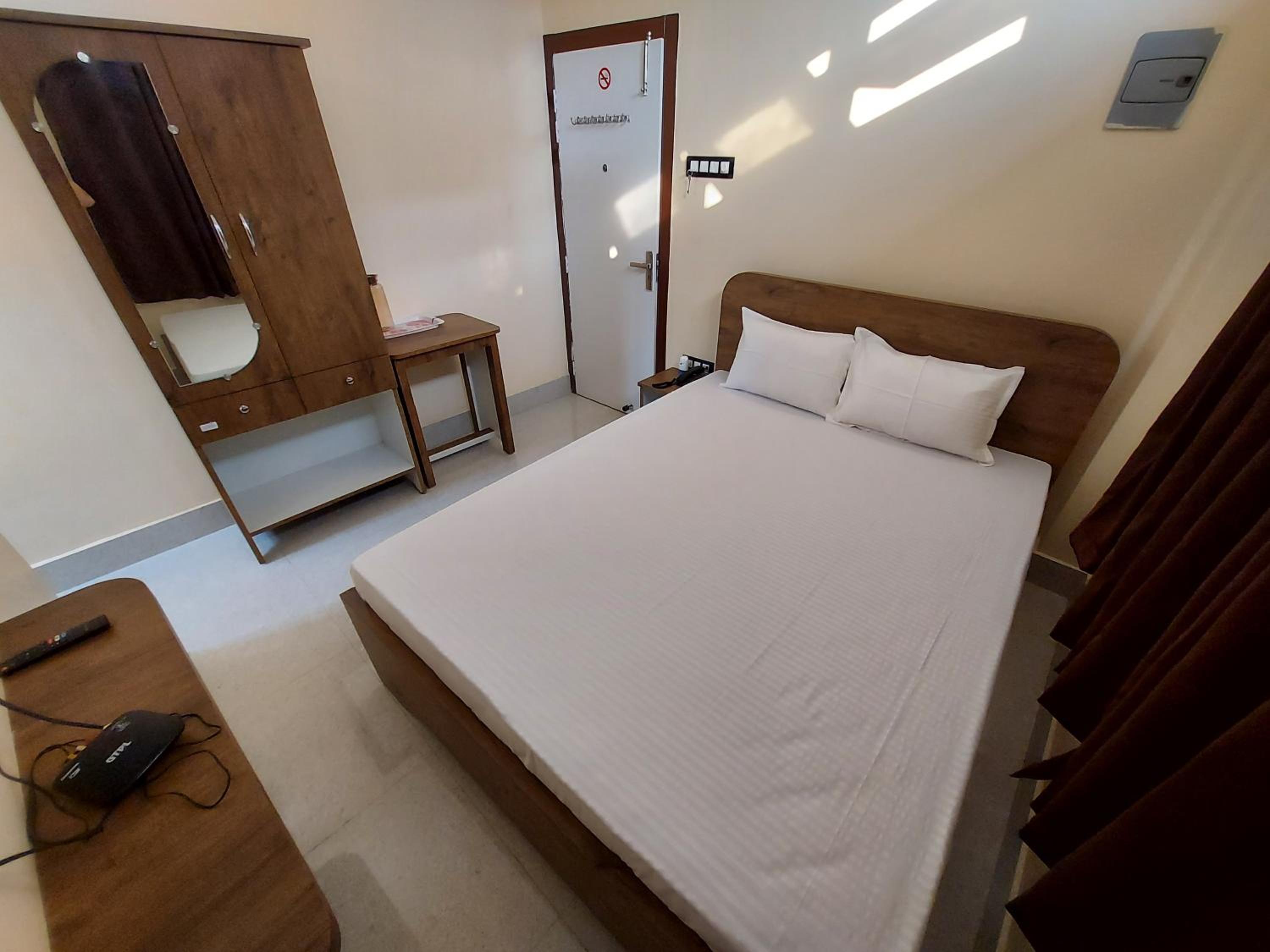 Standard Double Room with Fan photo 1