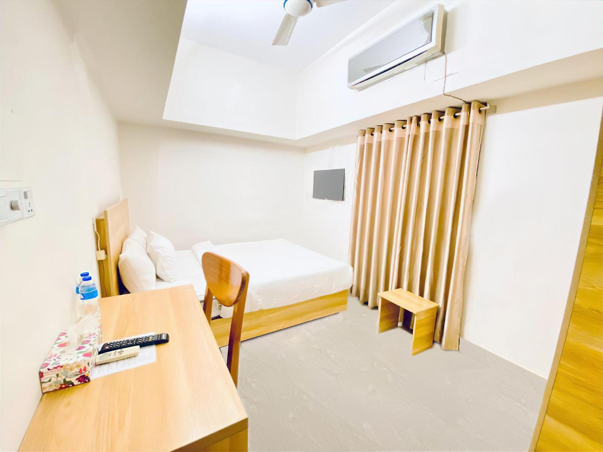 Budget Double Room photo 3