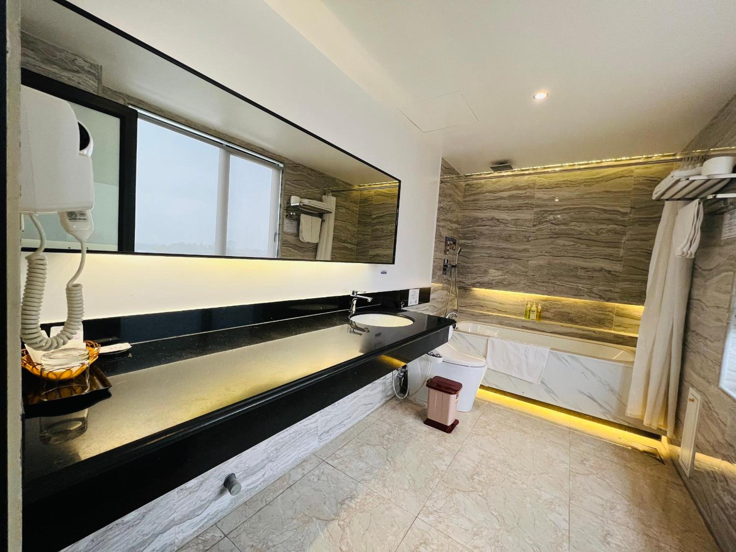 Double Room with Lake View photo 2