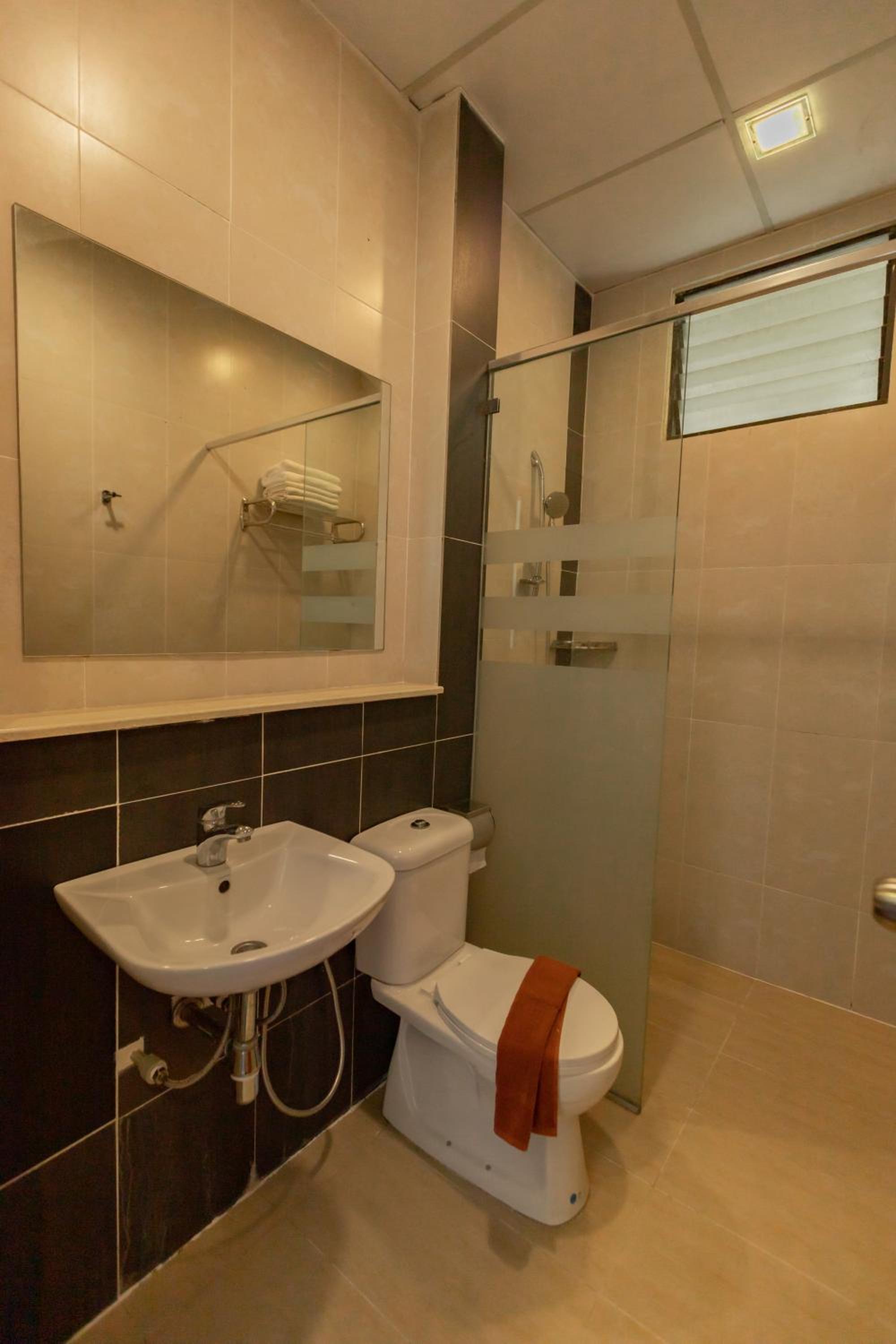 Three-Bedroom Apartment - Photo 6