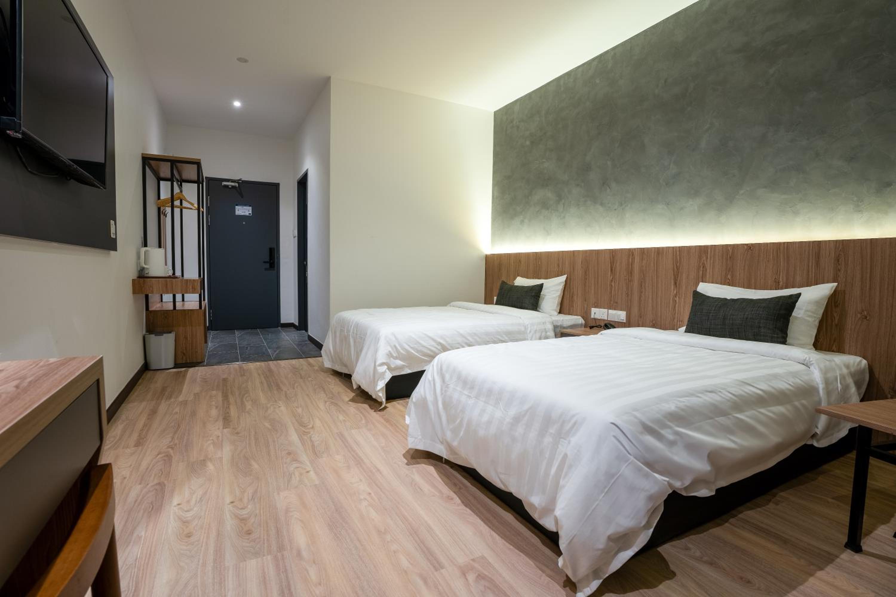 Deluxe Twin Room - Photo 2