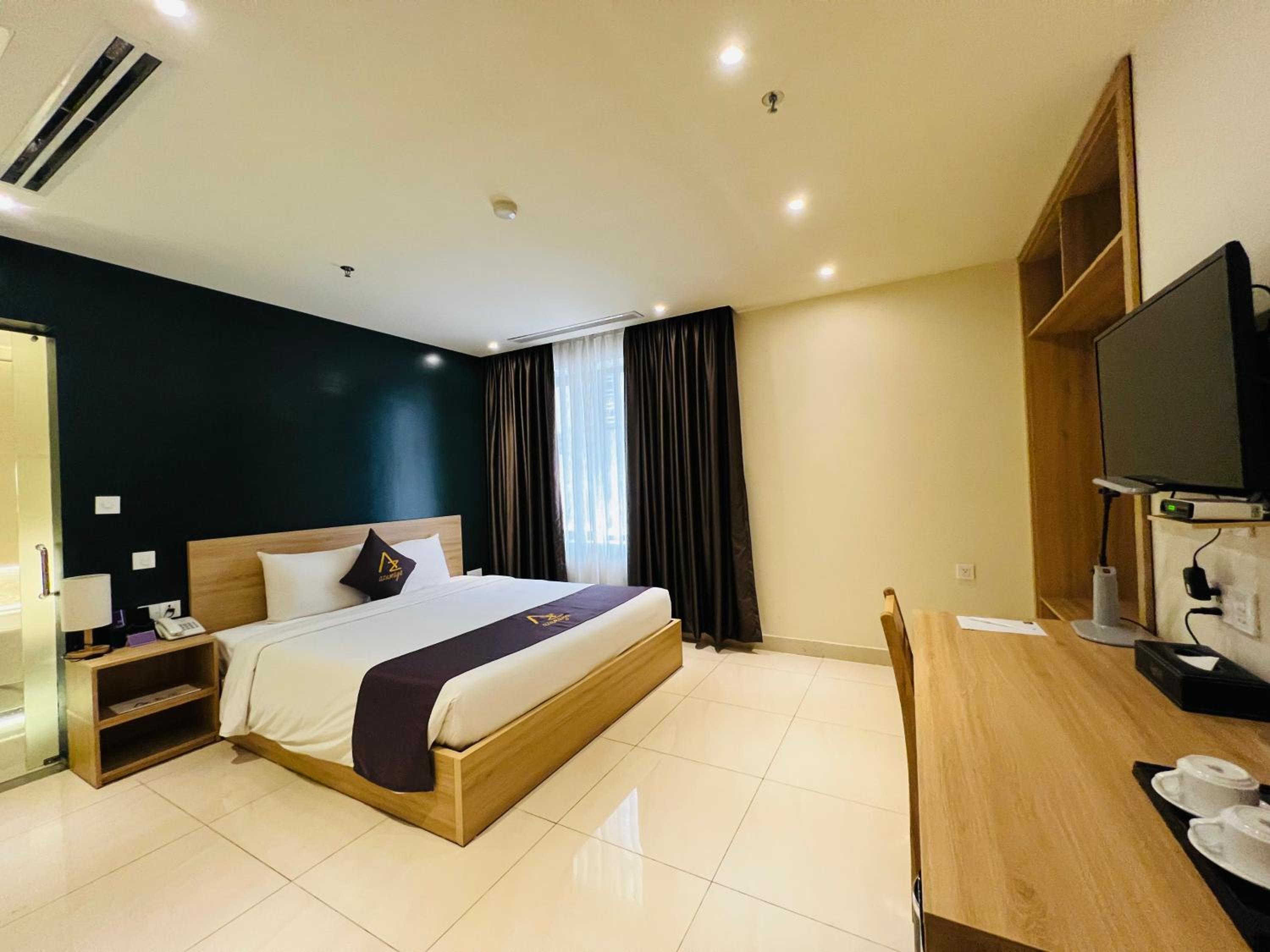 Large Single Room photo 3