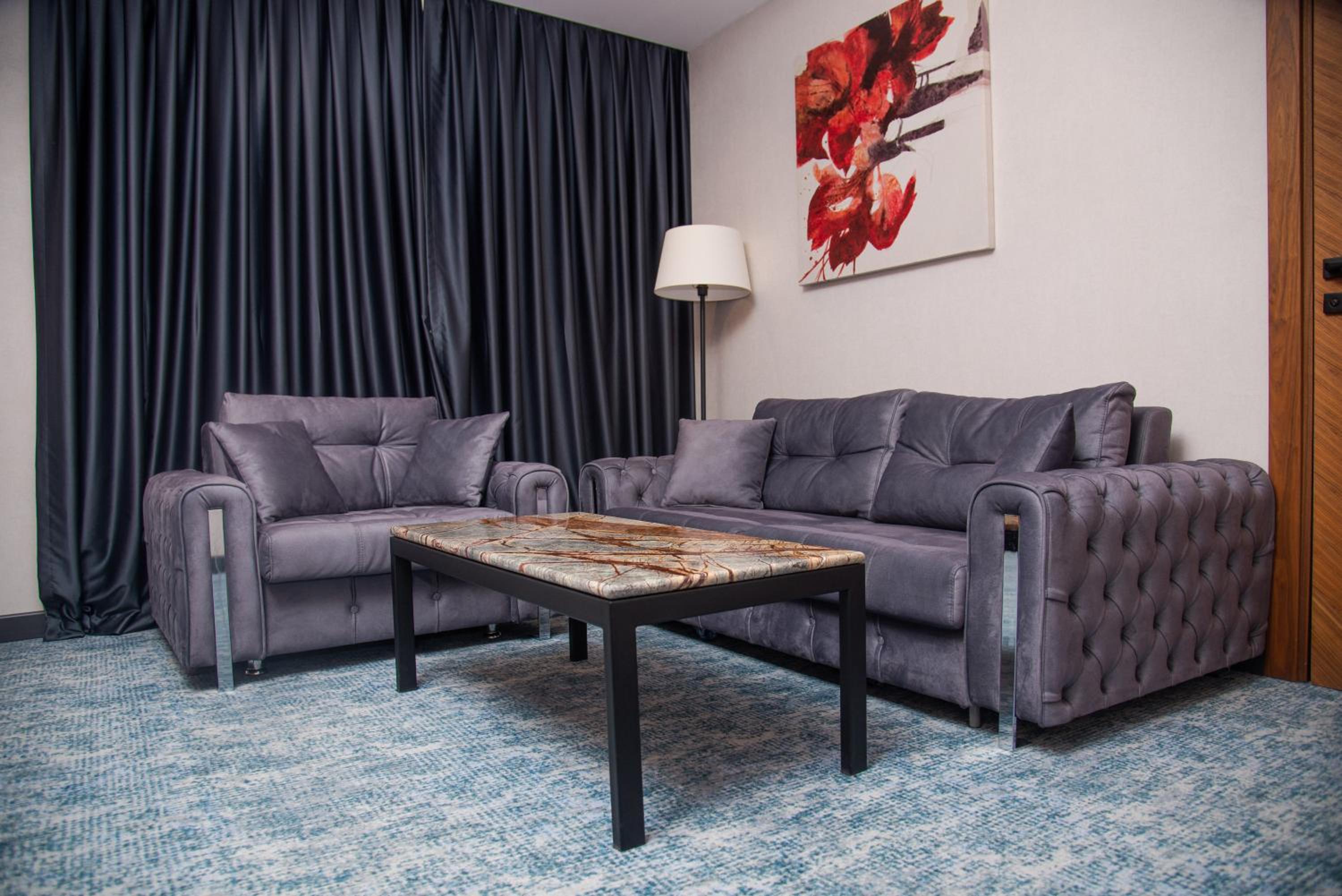 Deluxe Suite - Photo 1