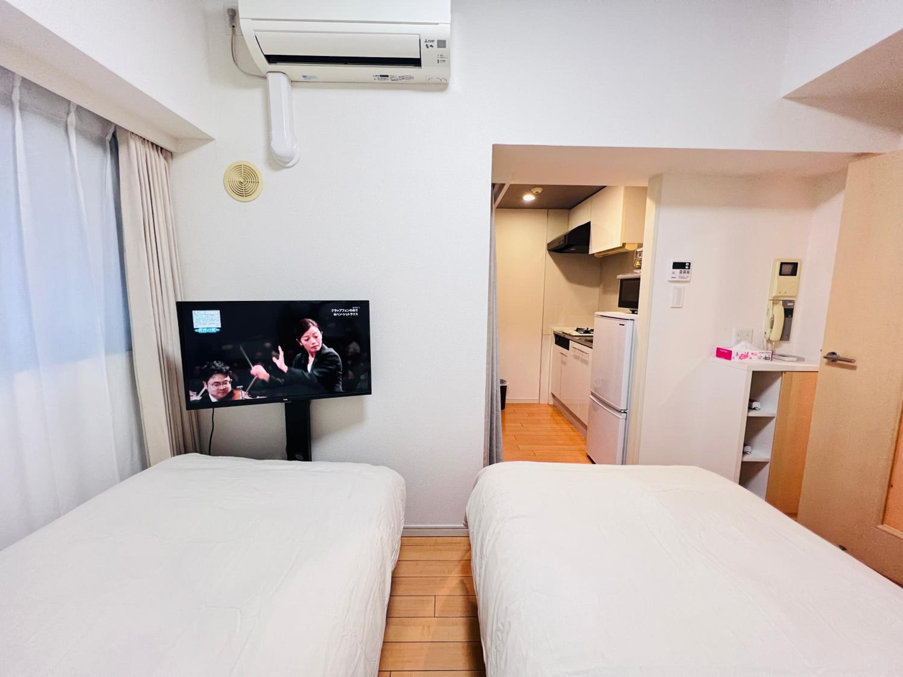 One-Bedroom Apartment photo 1