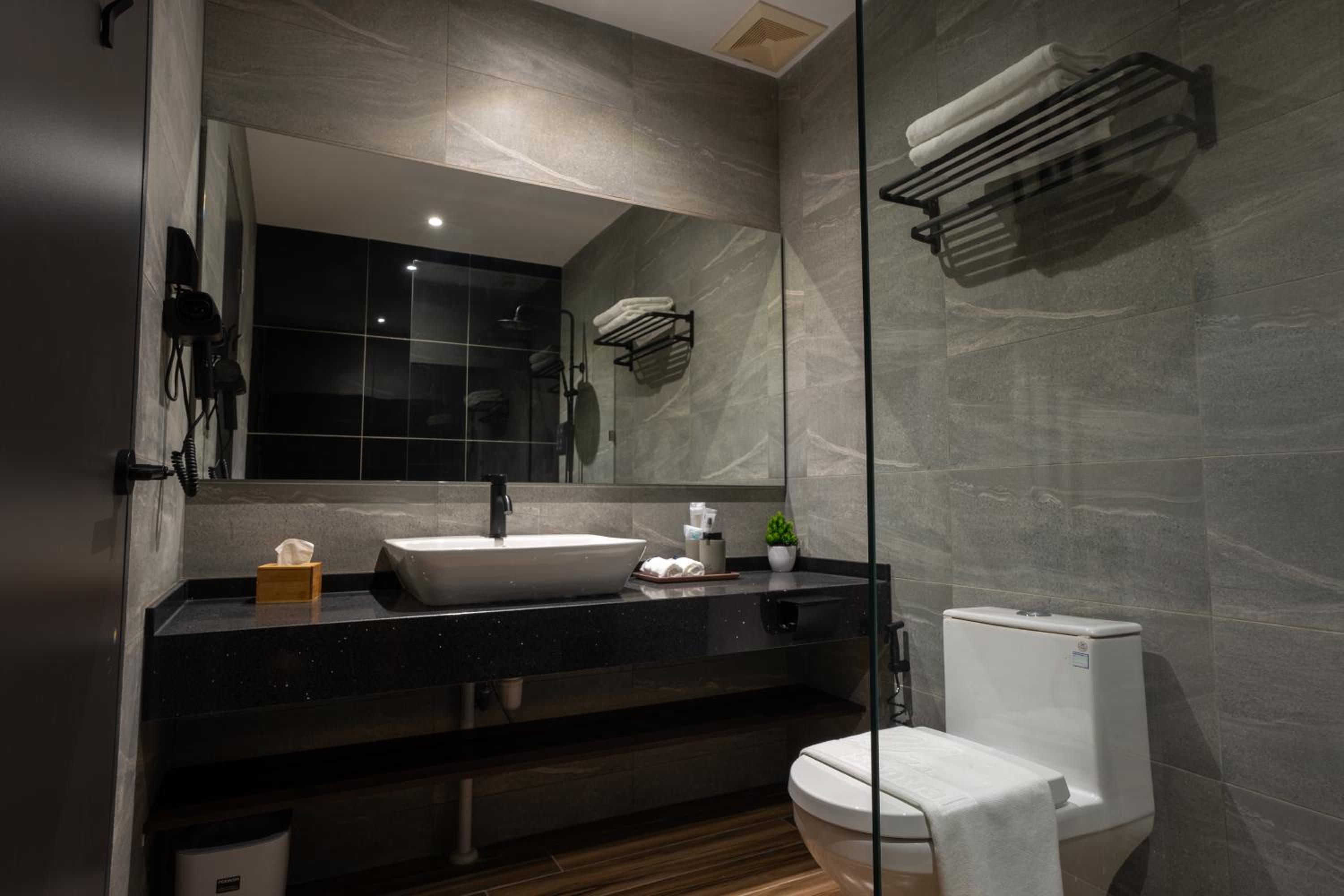 Deluxe Twin Room - Photo 6