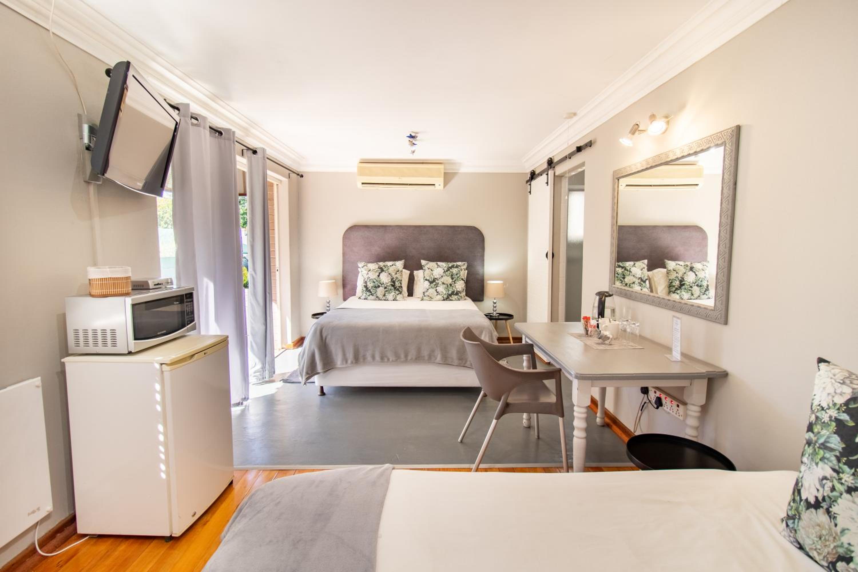 Standard Triple Room photo 2