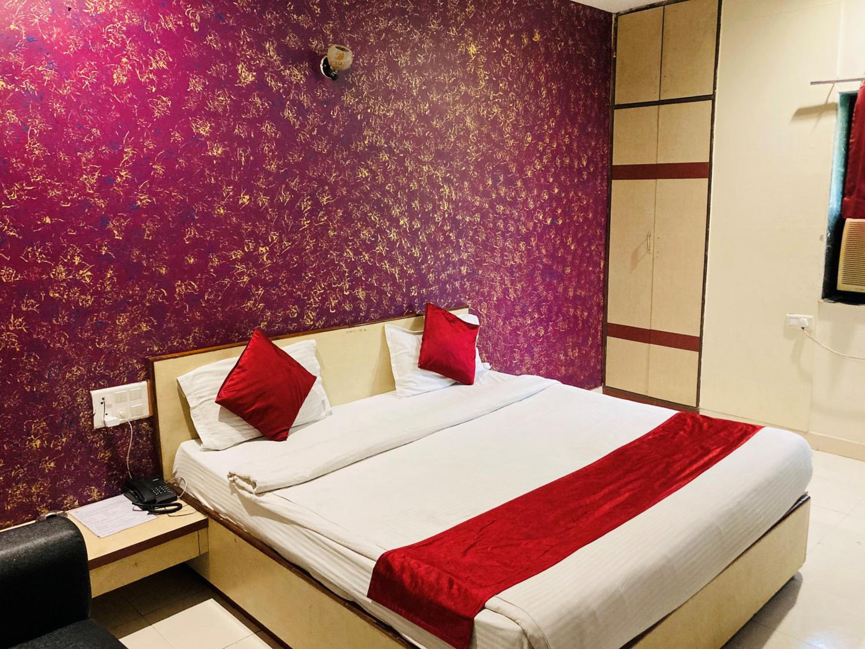 Deluxe Room - Photo 3