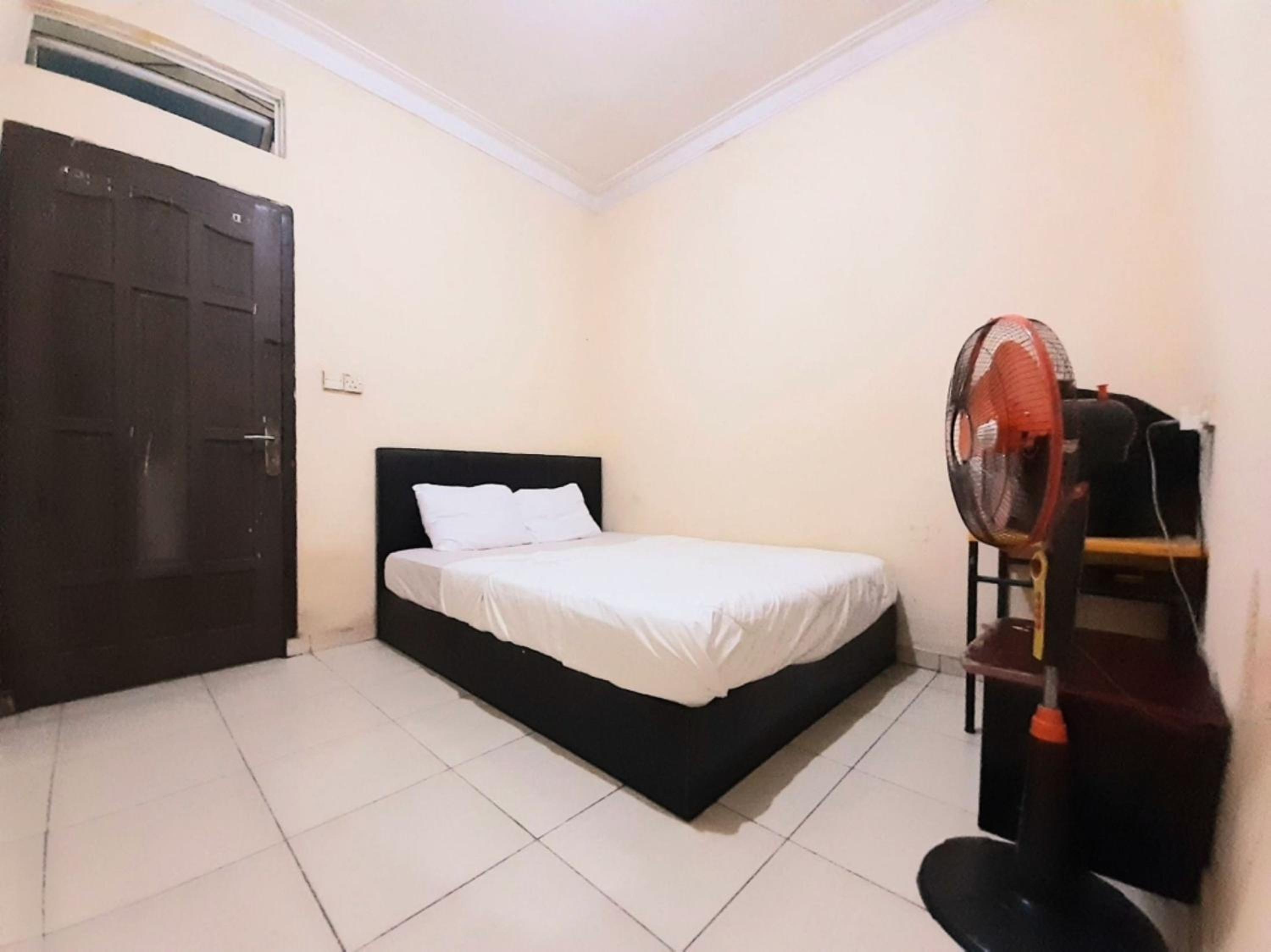 Budget Double Room - Photo 4