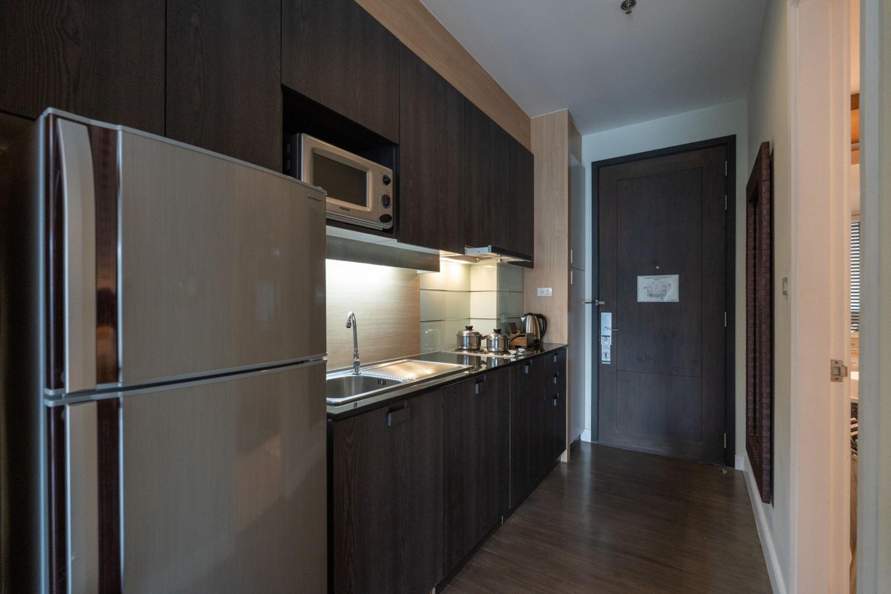 Studio Suite - Photo 9