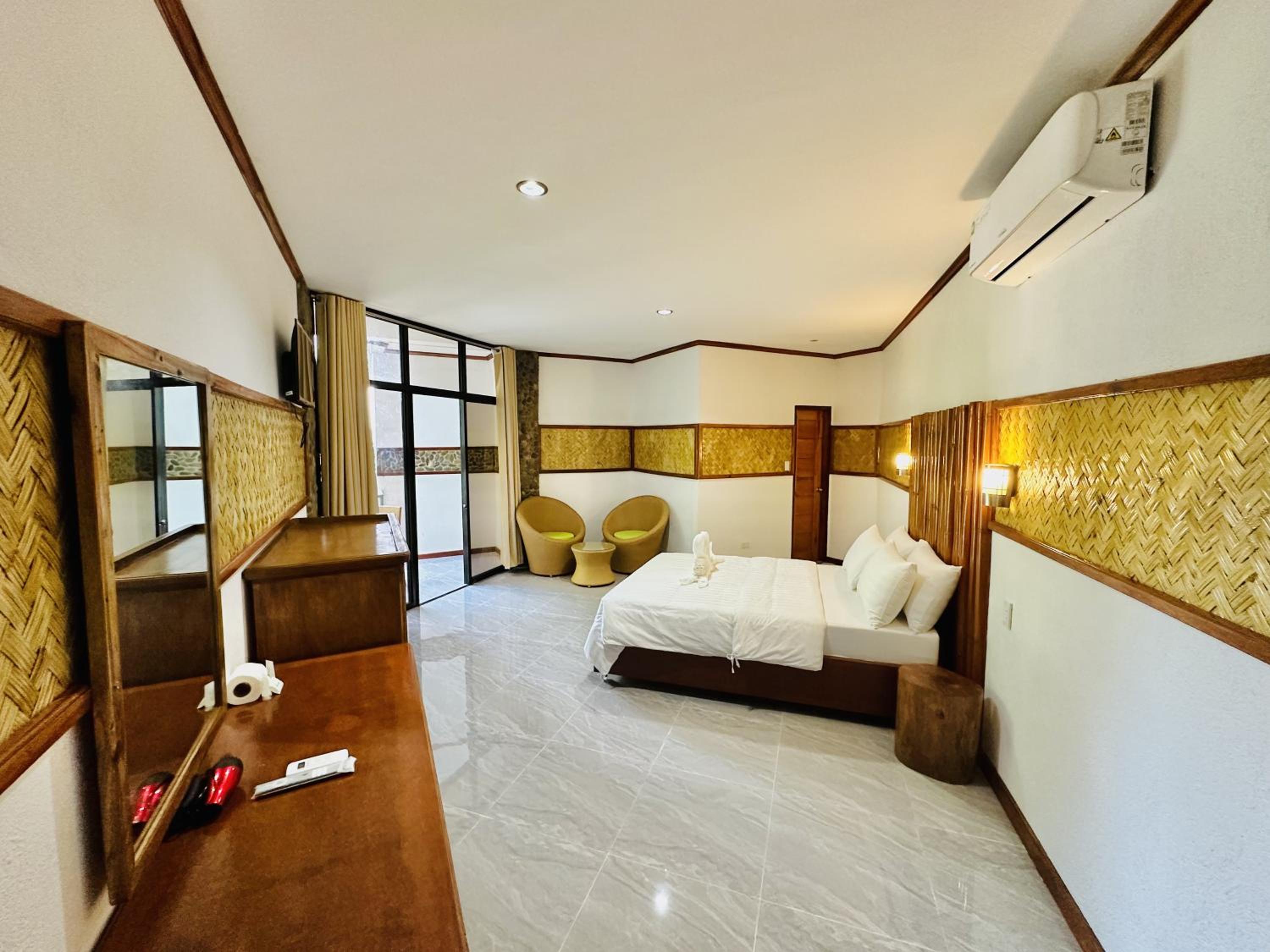 Deluxe Double Room with Balcony