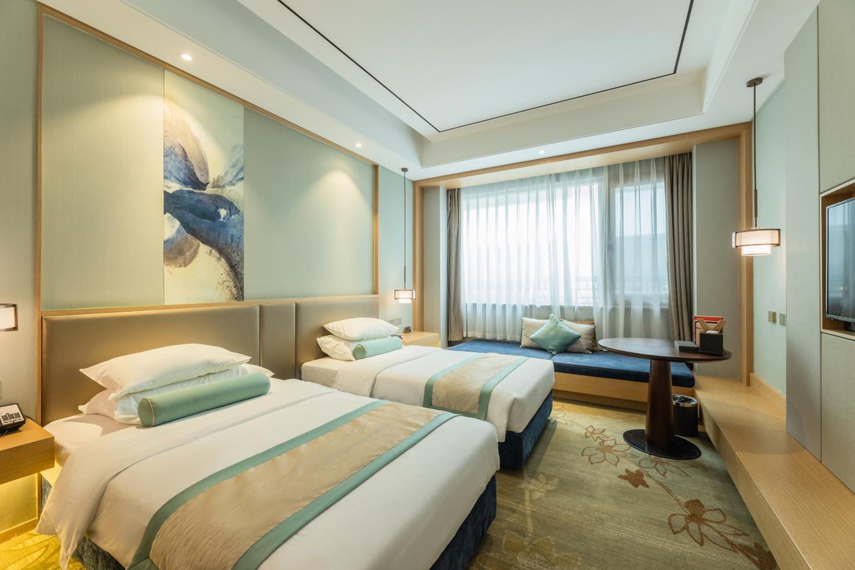 Elegant Twin Room photo 1