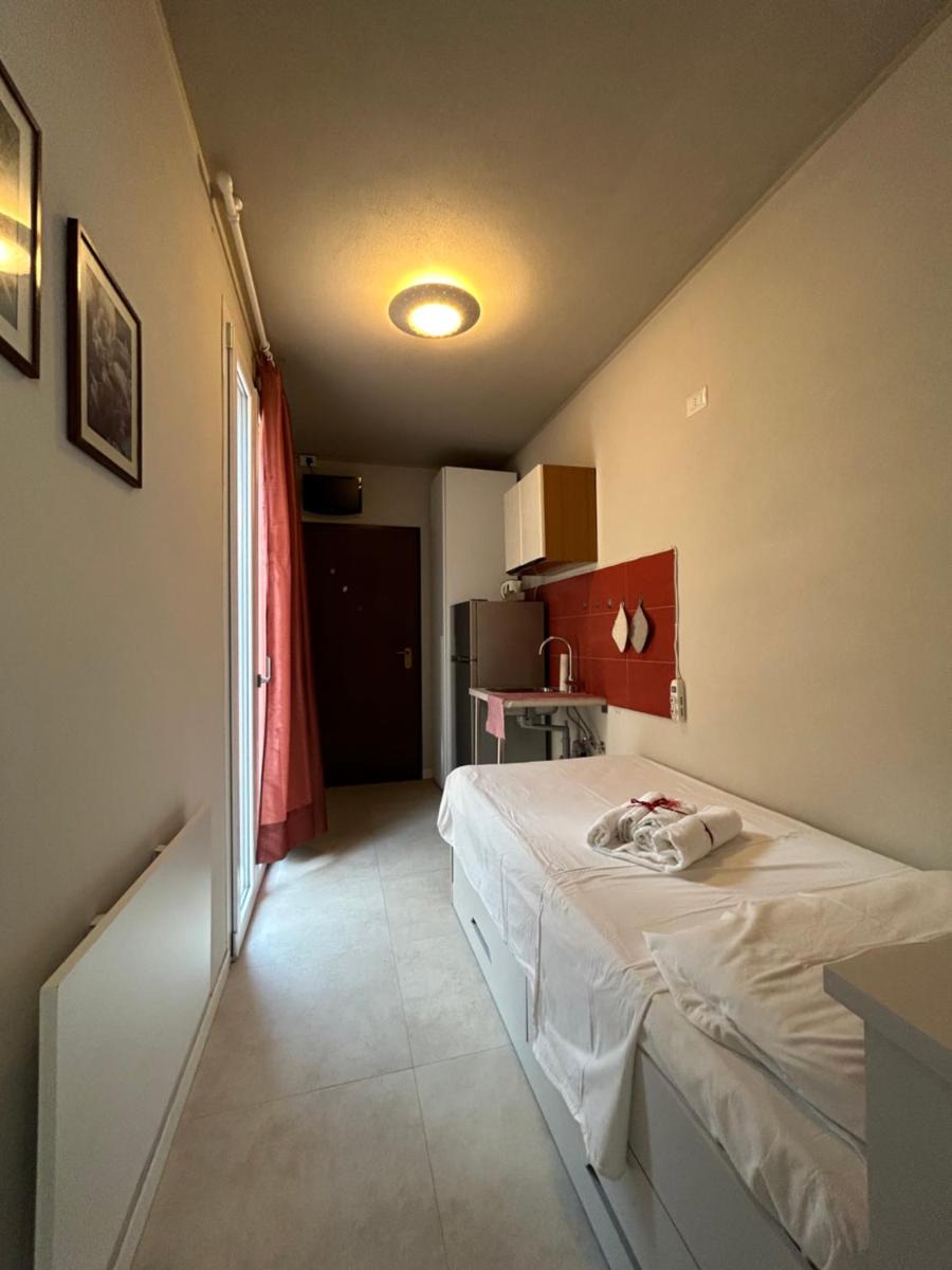 Single Room with Terrace