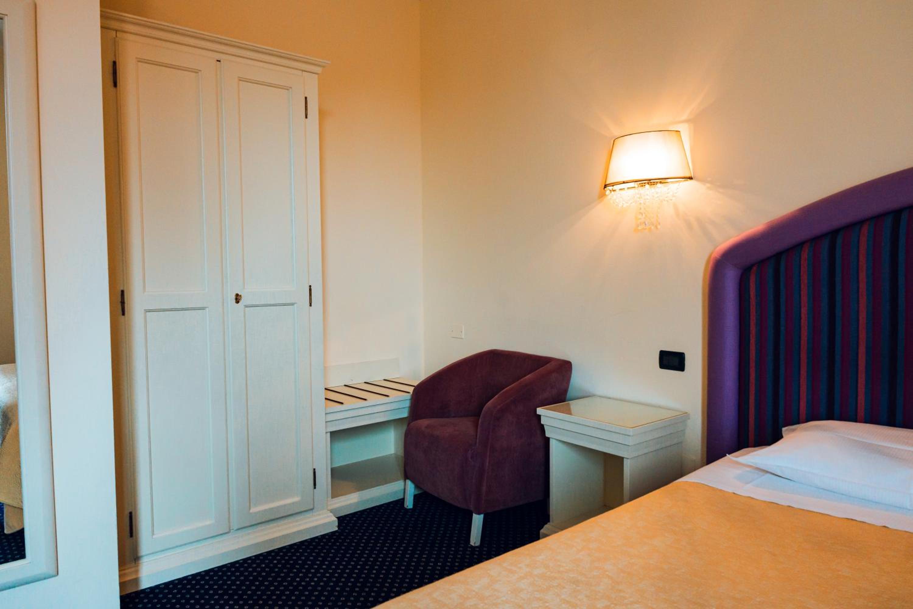 Economy Double Room photo 2
