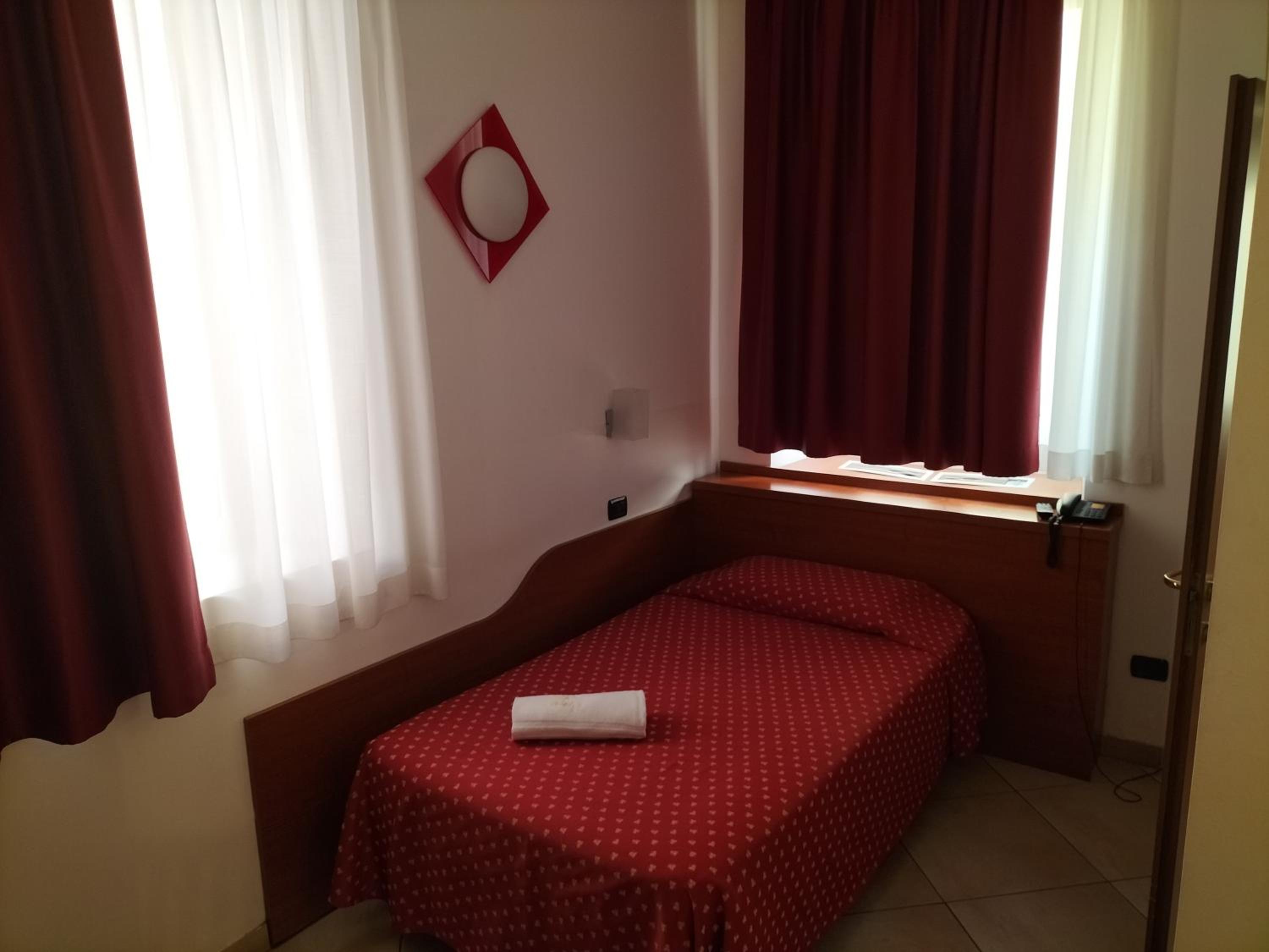 Single Room photo 2