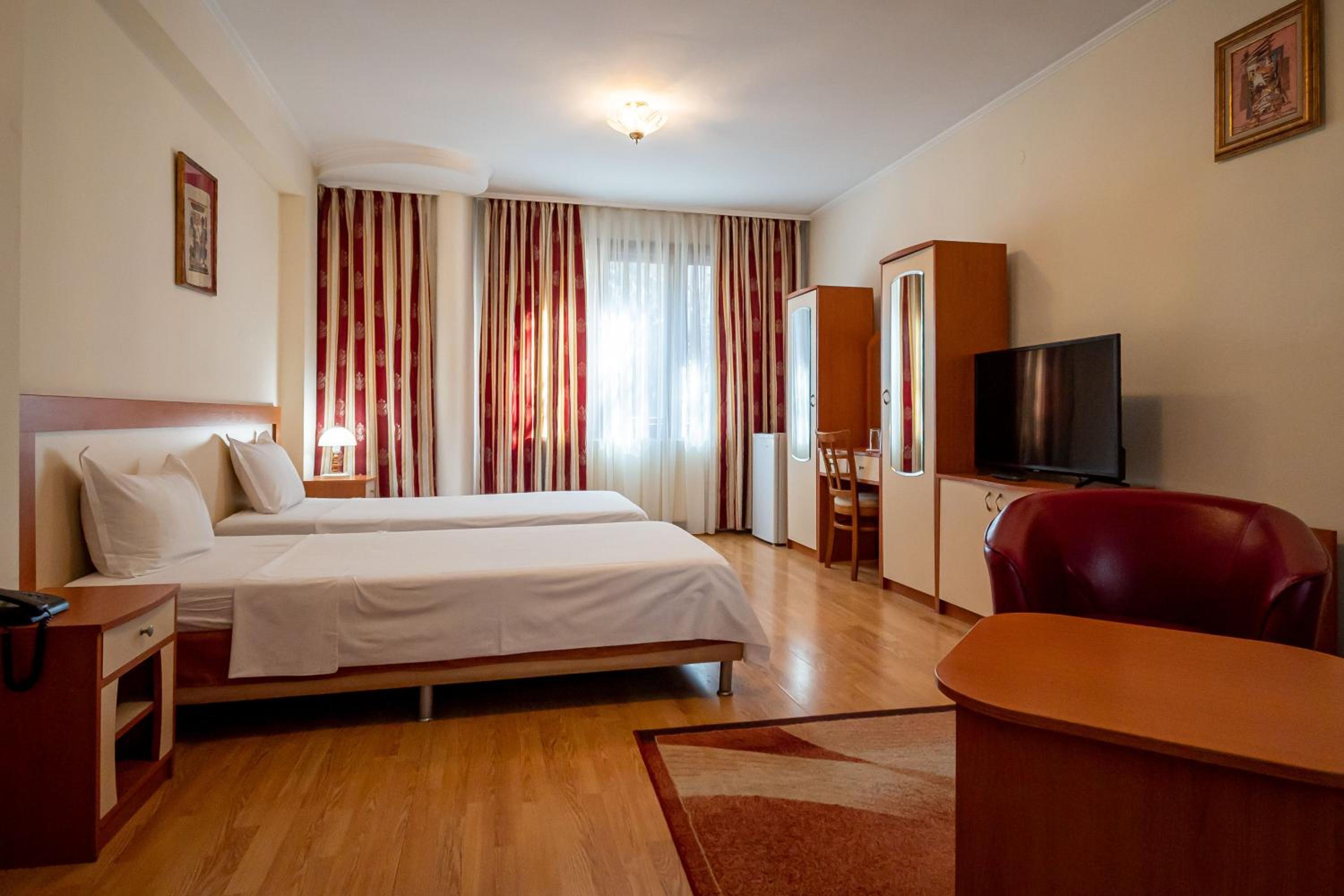 Deluxe Twin Room - Photo 1