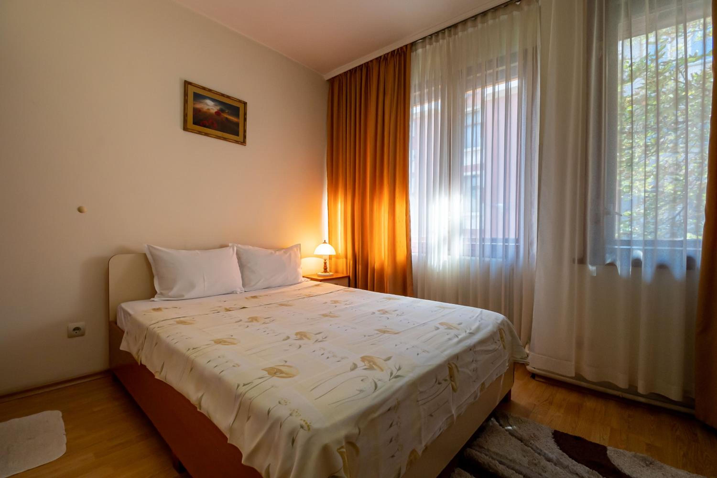 Double Room - Photo 2