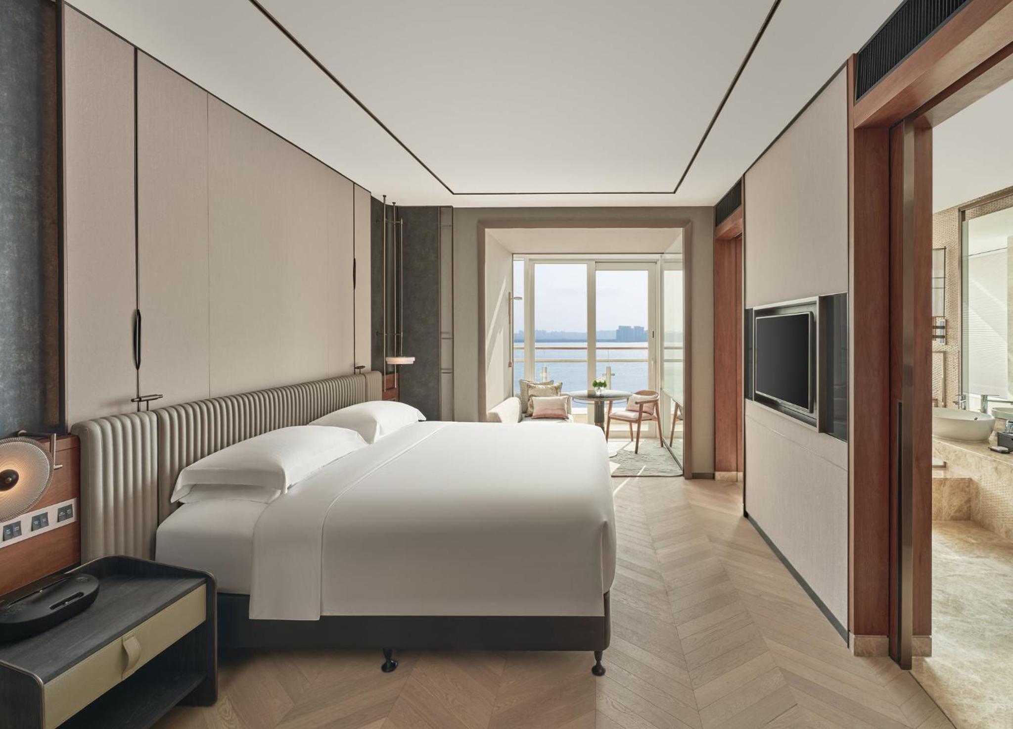 Premium King Room with Sea View