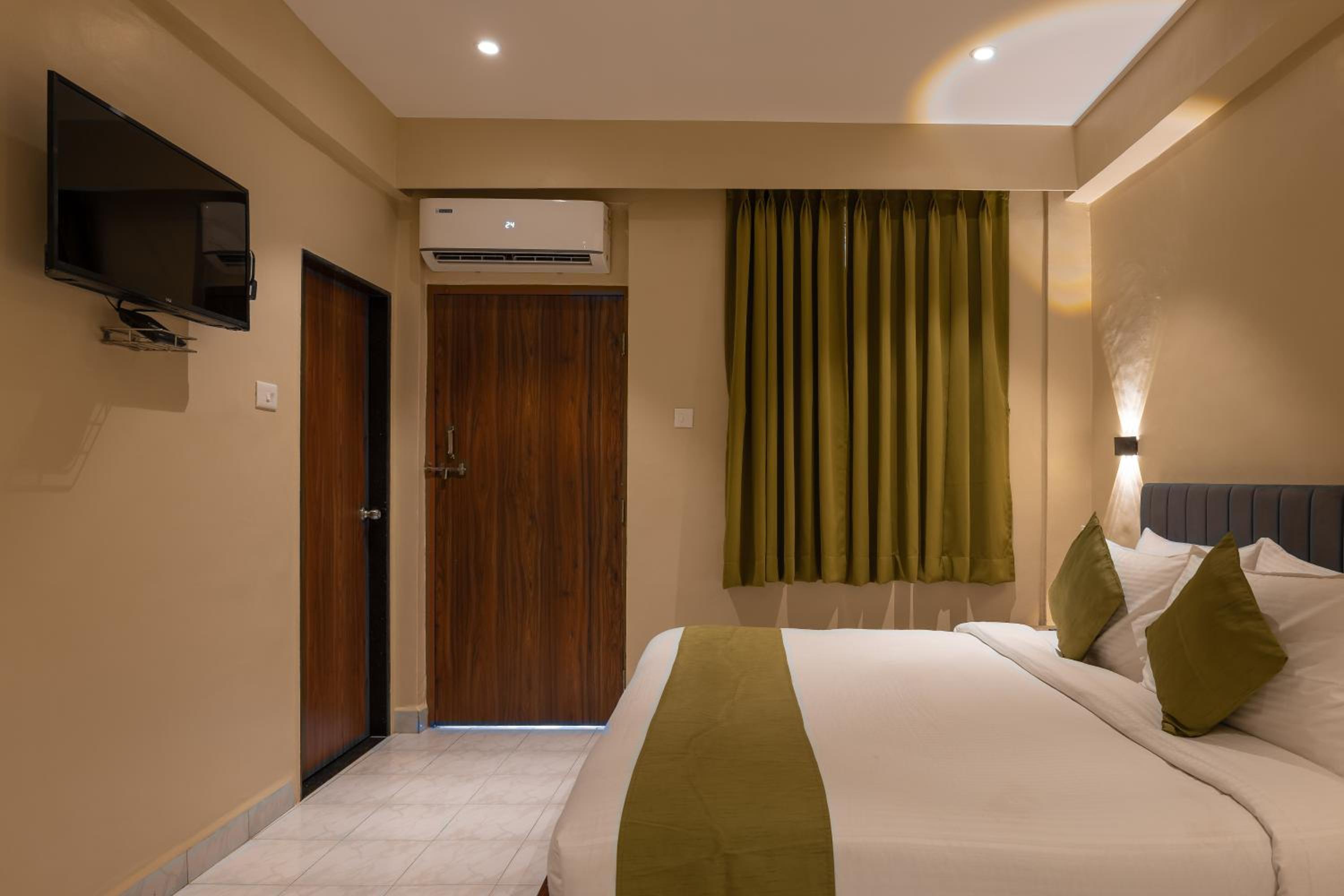 Superior Double Room - Photo 11