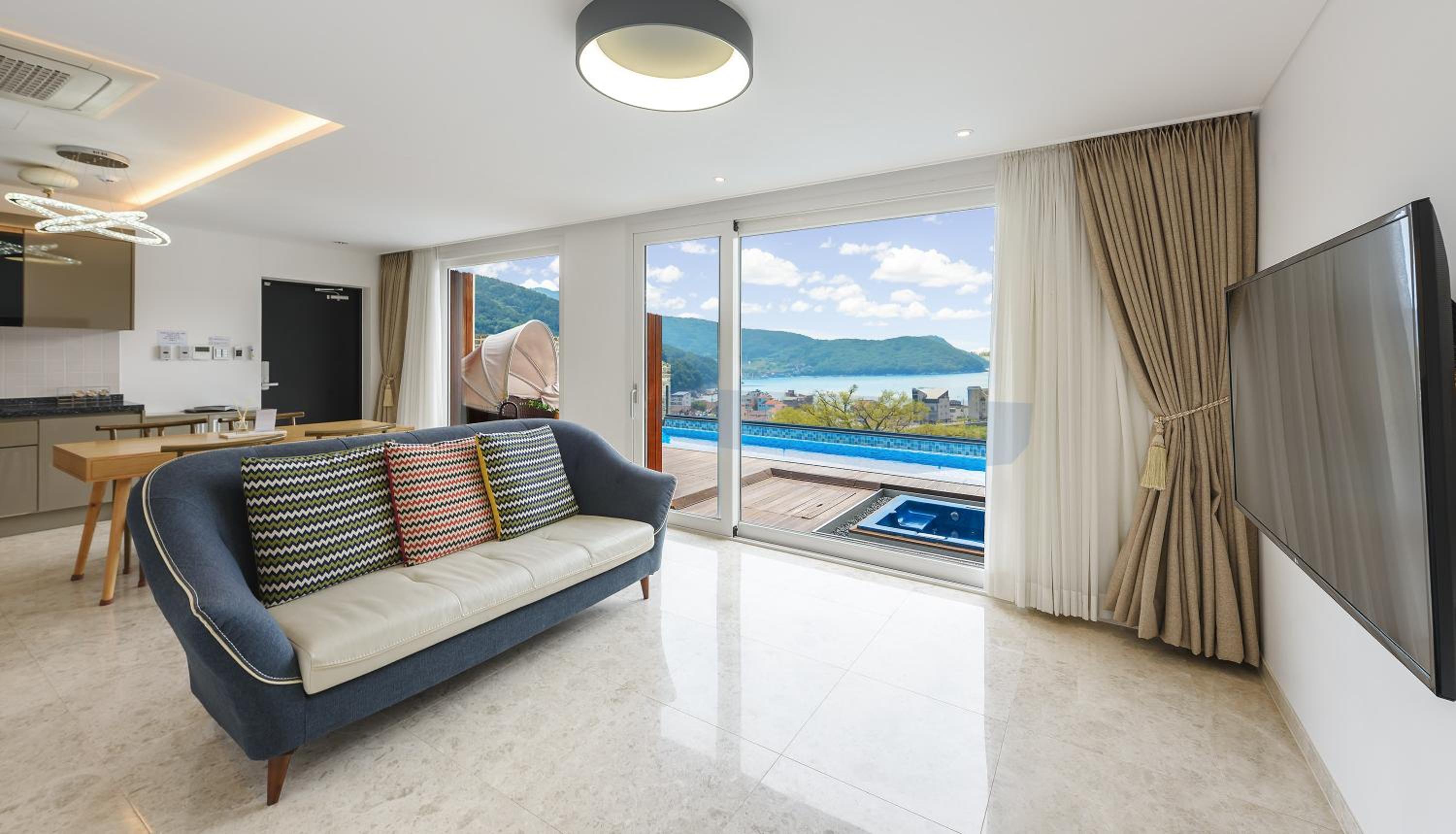 Pool Villa Family Suite Room